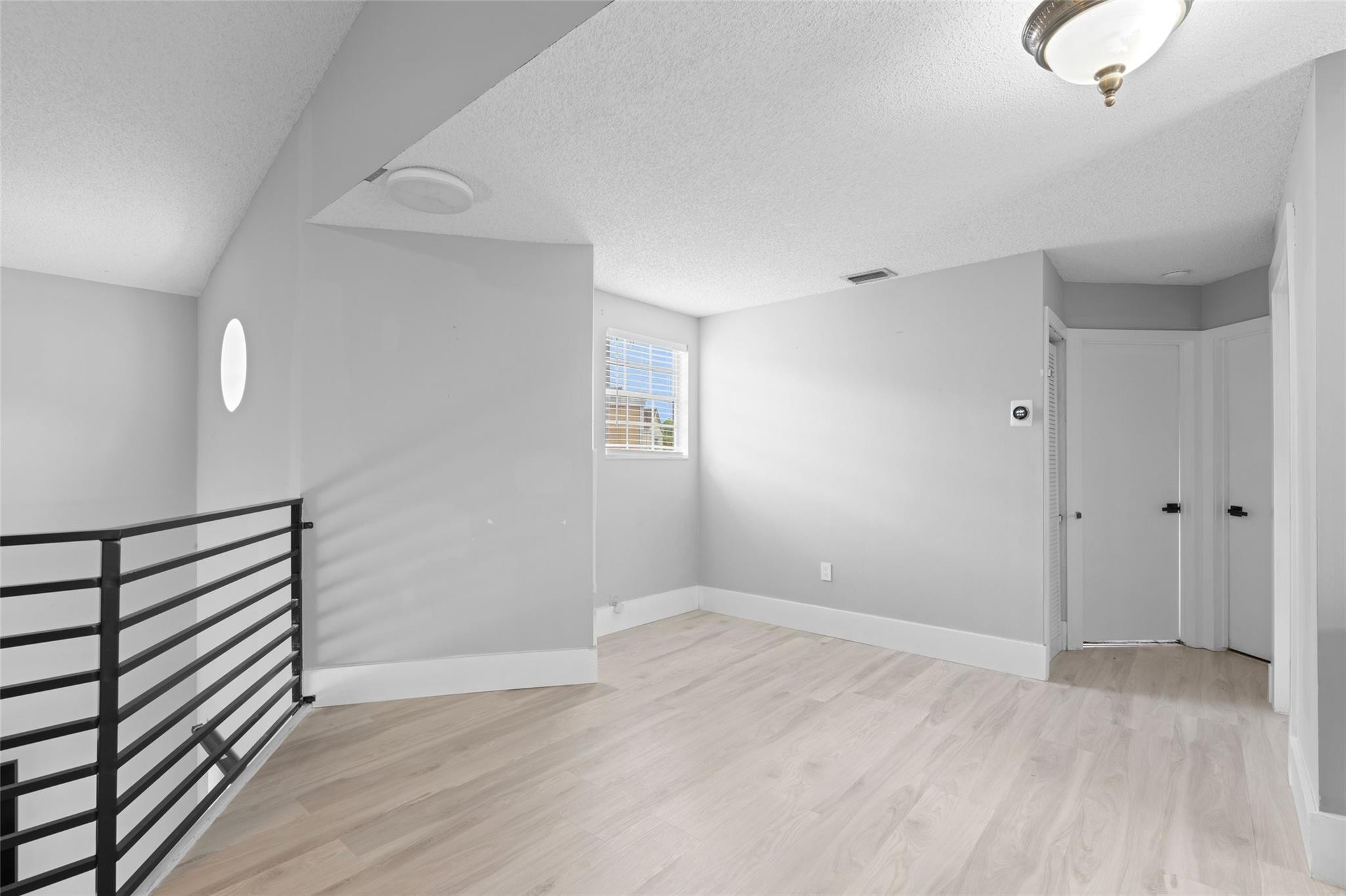HAMPTON LAKES - Residential