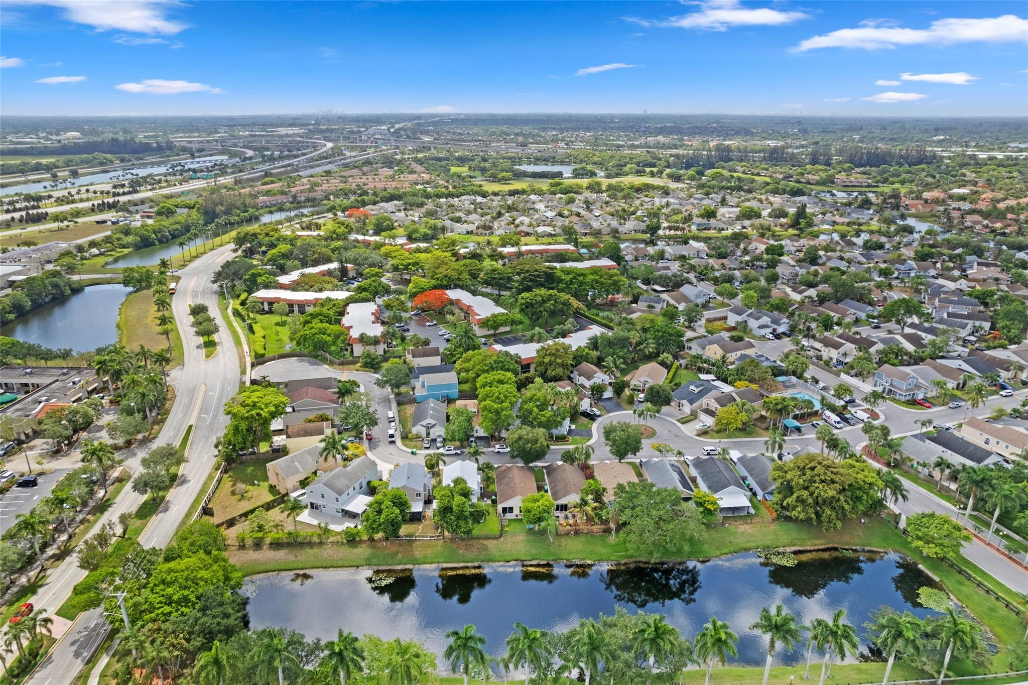 HAMPTON LAKES - Residential
