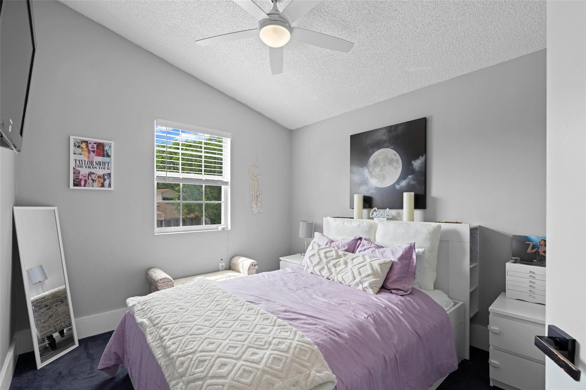 HAMPTON LAKES - Residential