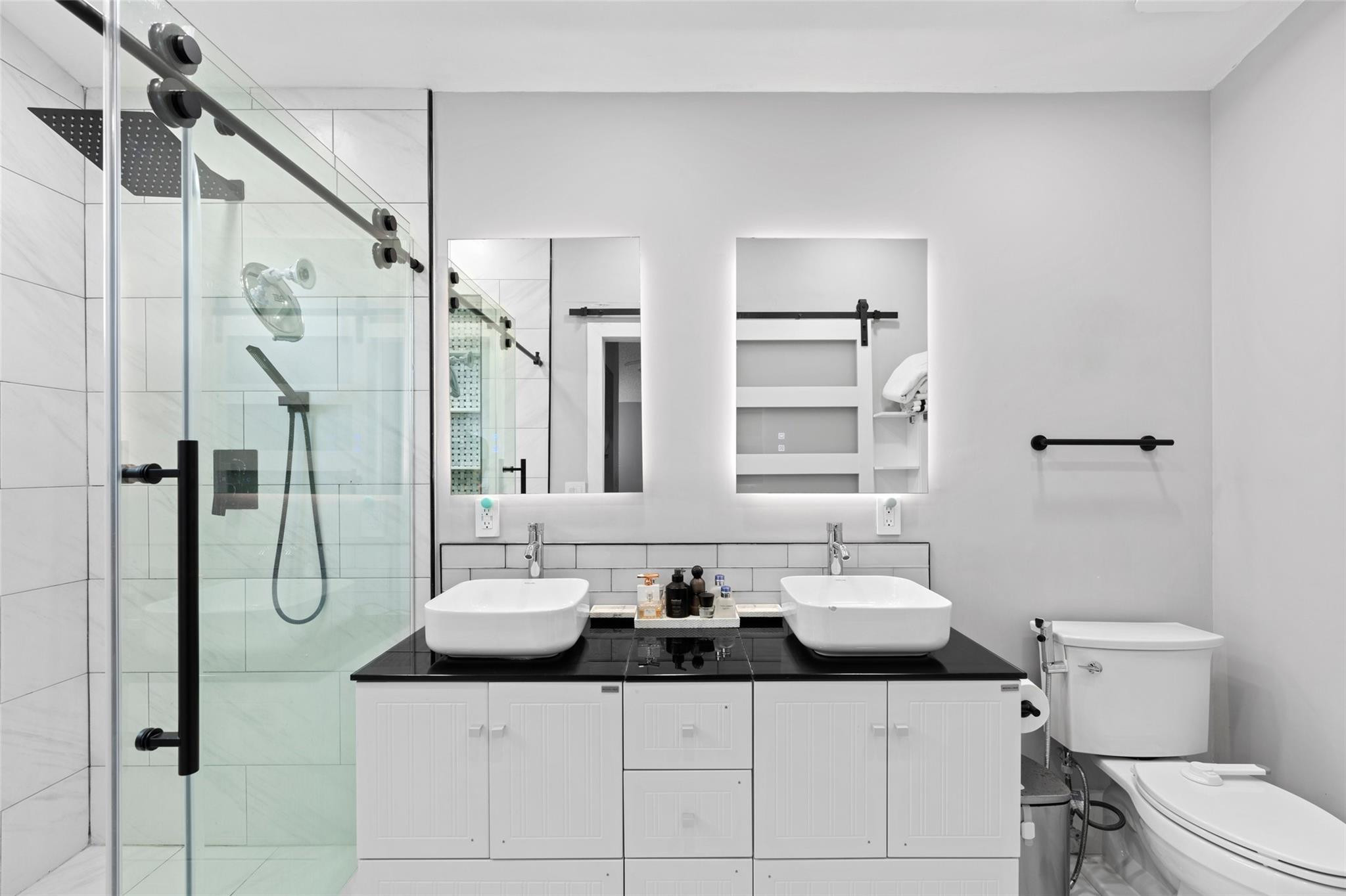 HAMPTON LAKES - Residential