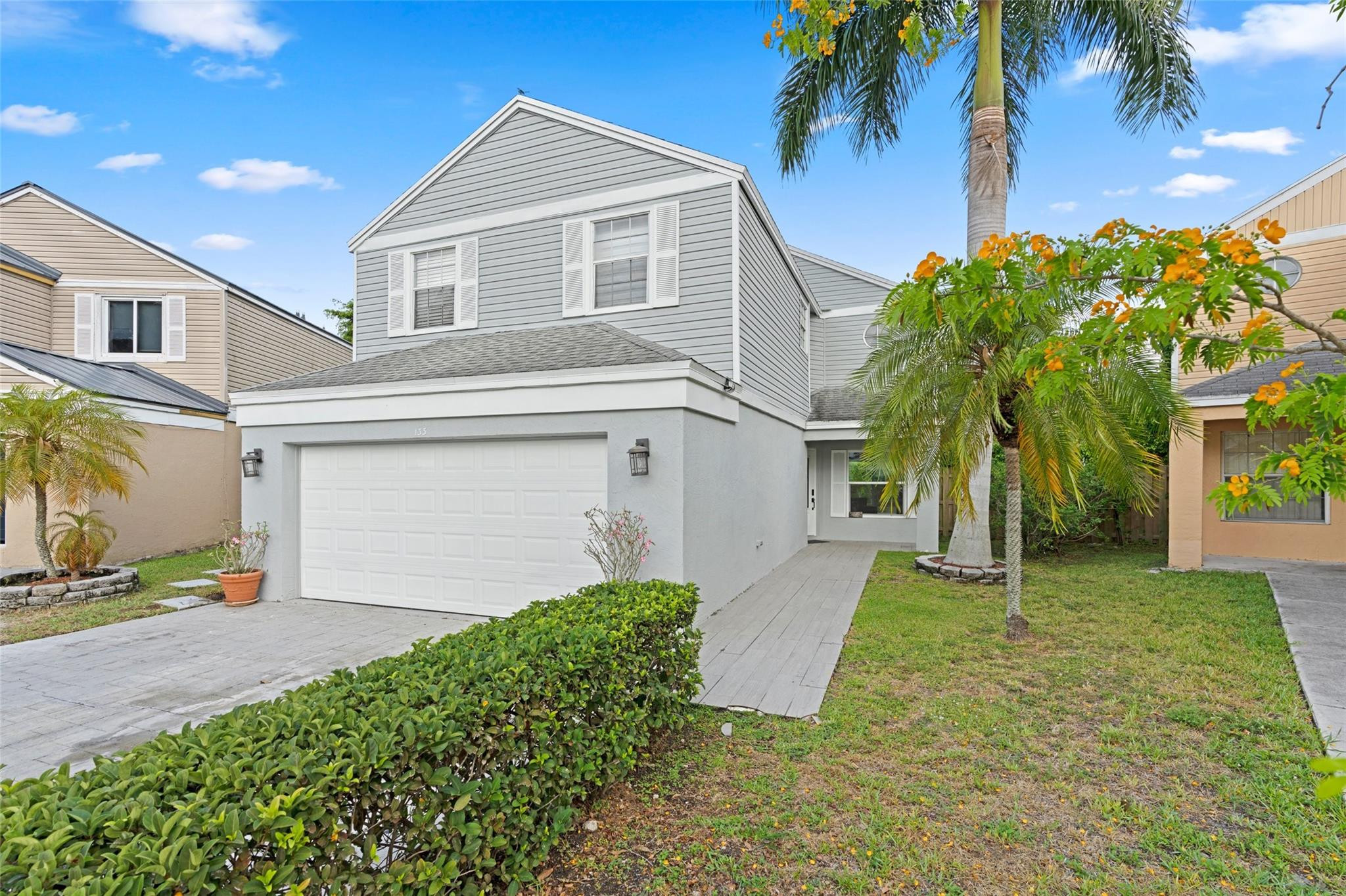 HAMPTON LAKES - Residential