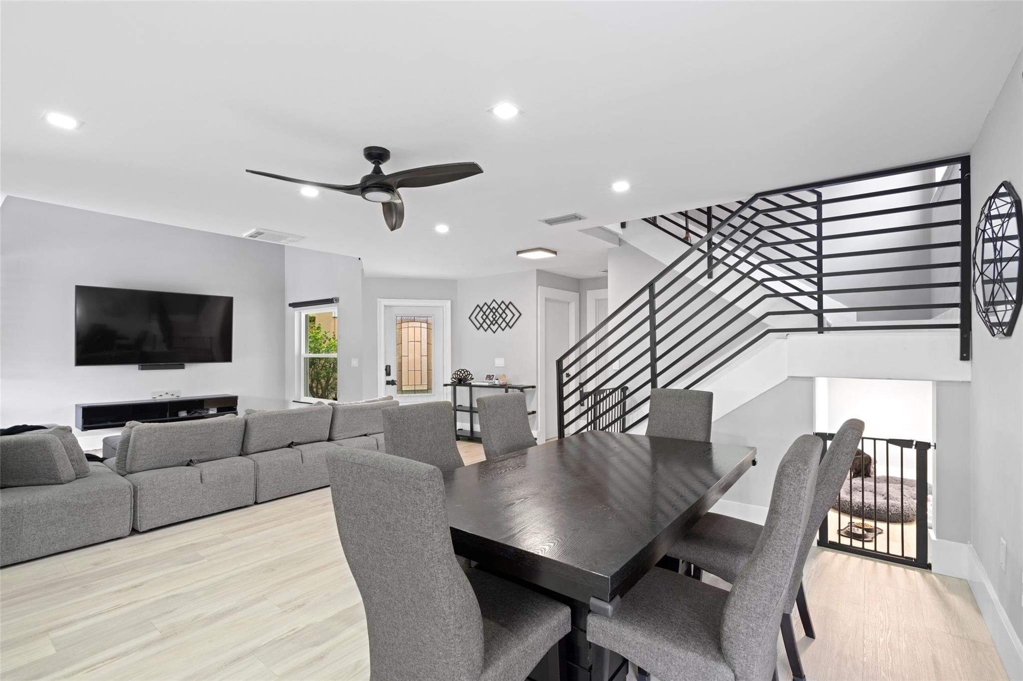 HAMPTON LAKES - Residential