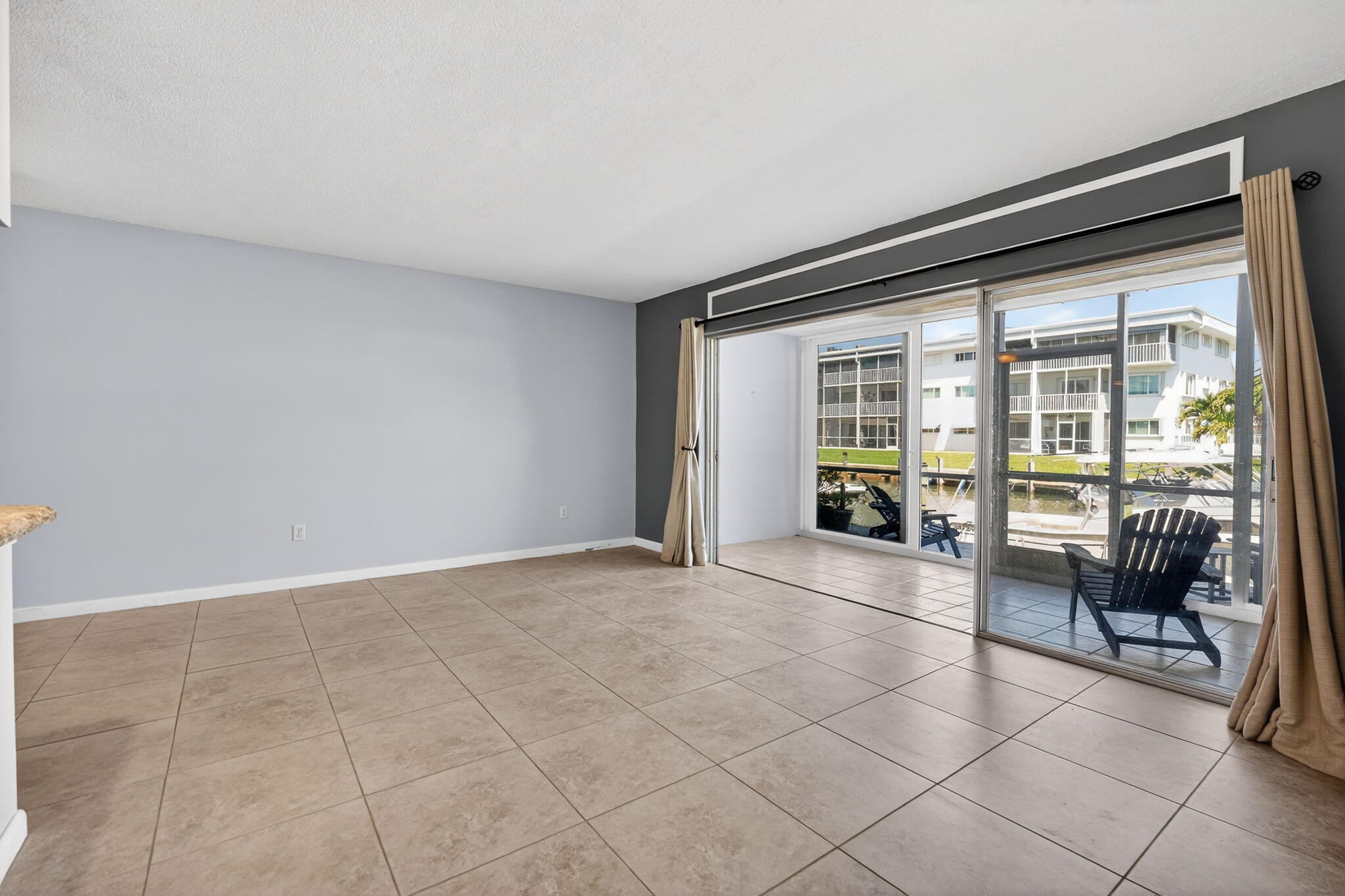 WINDSOR PARK NORTH CONDOMINIUMS - Residential