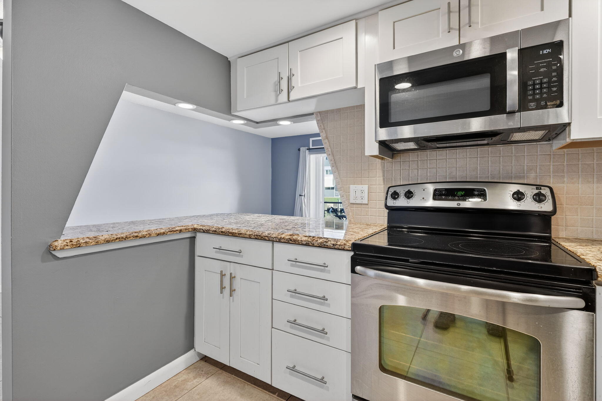 WINDSOR PARK NORTH CONDOMINIUMS - Residential