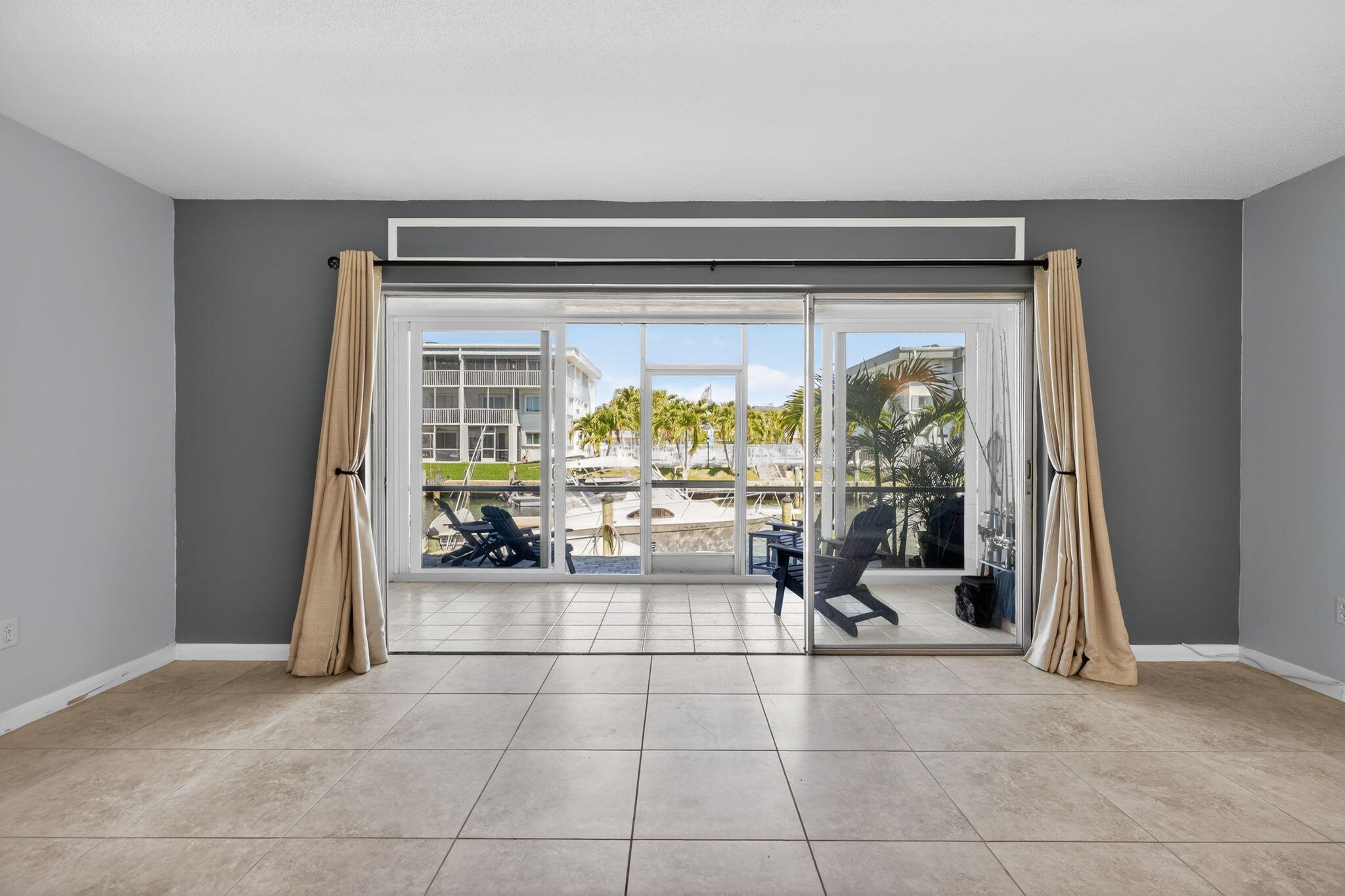 WINDSOR PARK NORTH CONDOMINIUMS - Residential