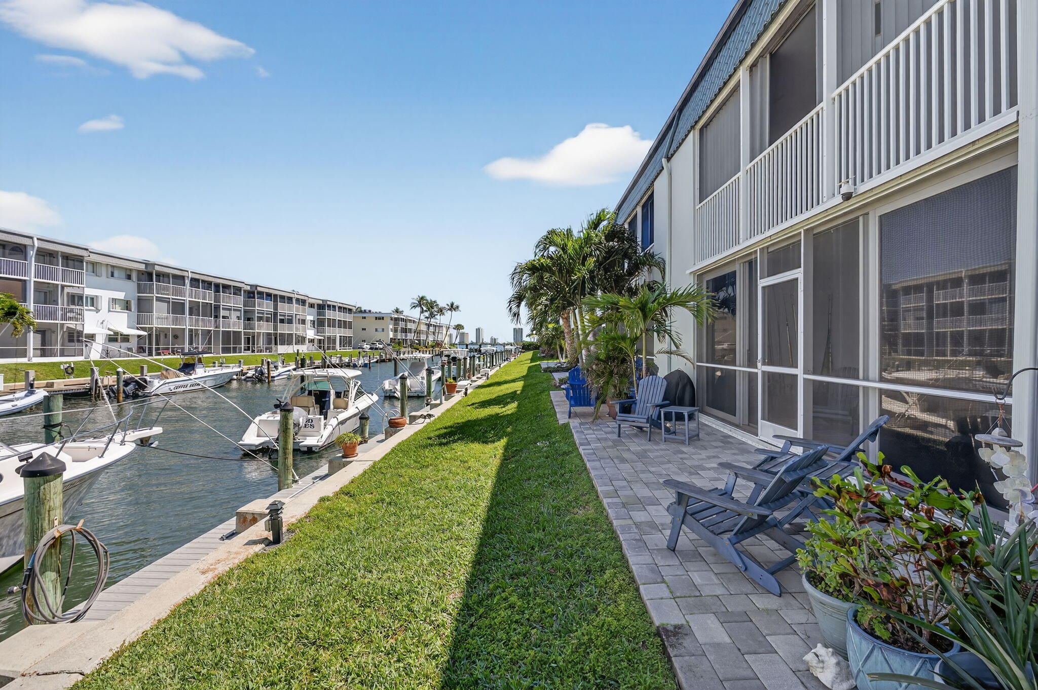 WINDSOR PARK NORTH CONDOMINIUMS - Residential