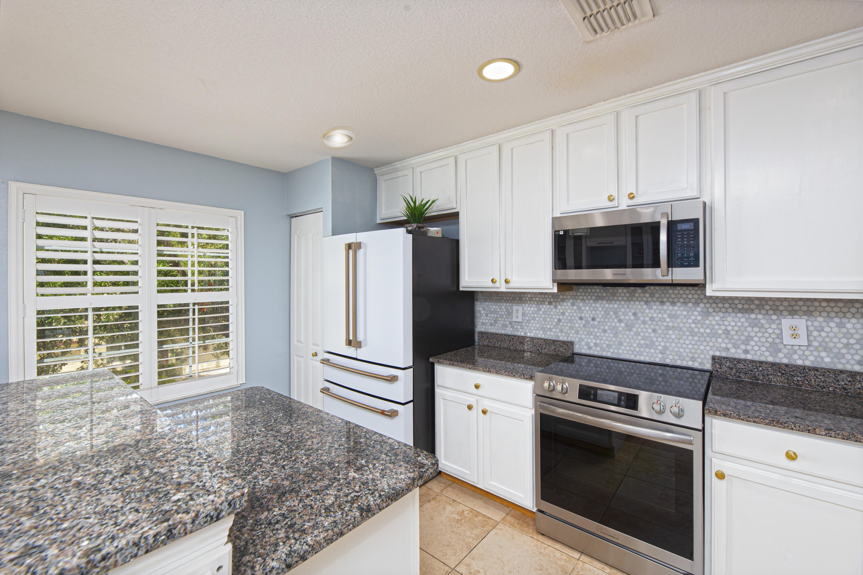 EAST LAKE VILLAGE NO 2 - Residential