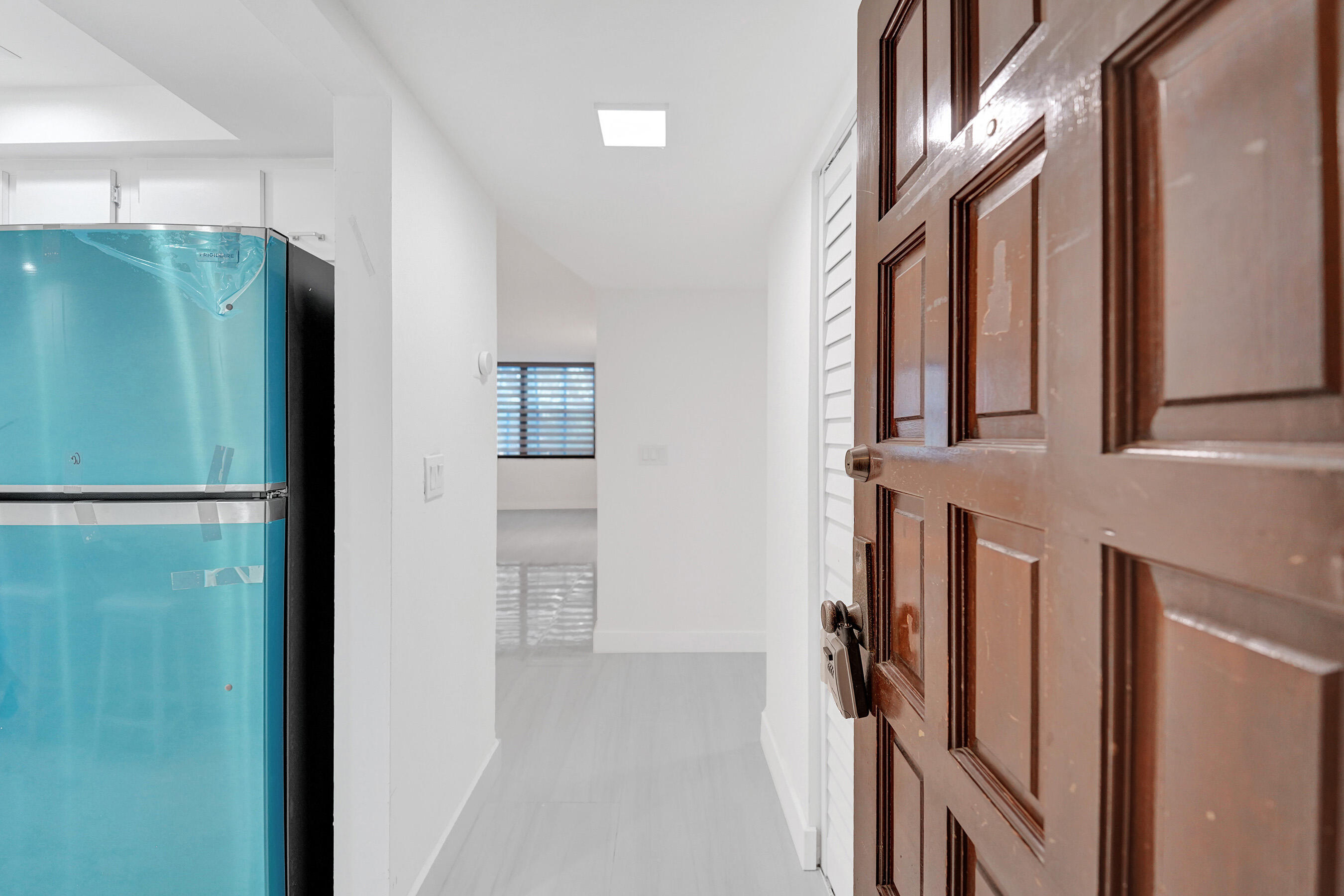 EMERALD HILLS C C APTS CONDO - Residential Lease