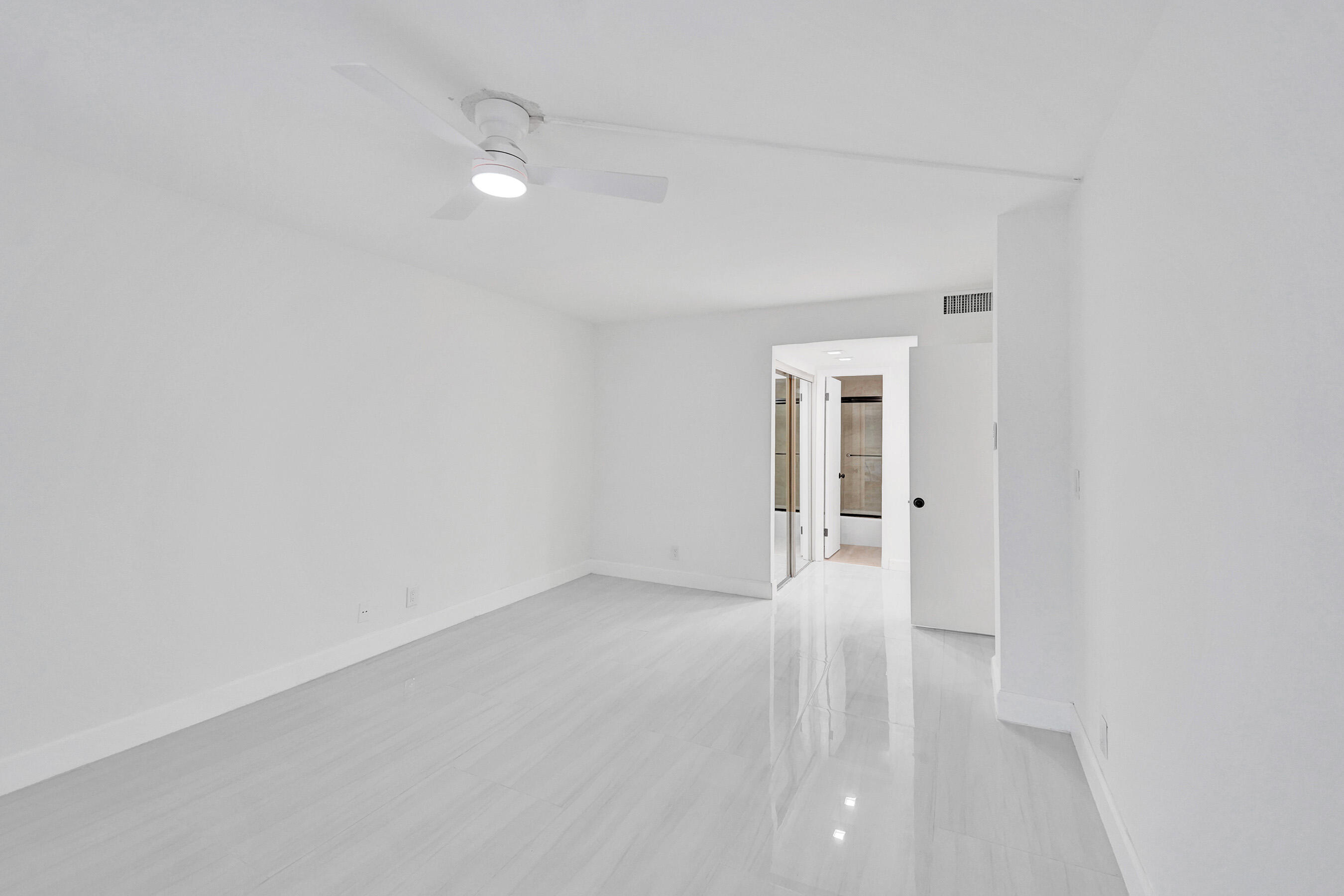 EMERALD HILLS C C APTS CONDO - Residential Lease
