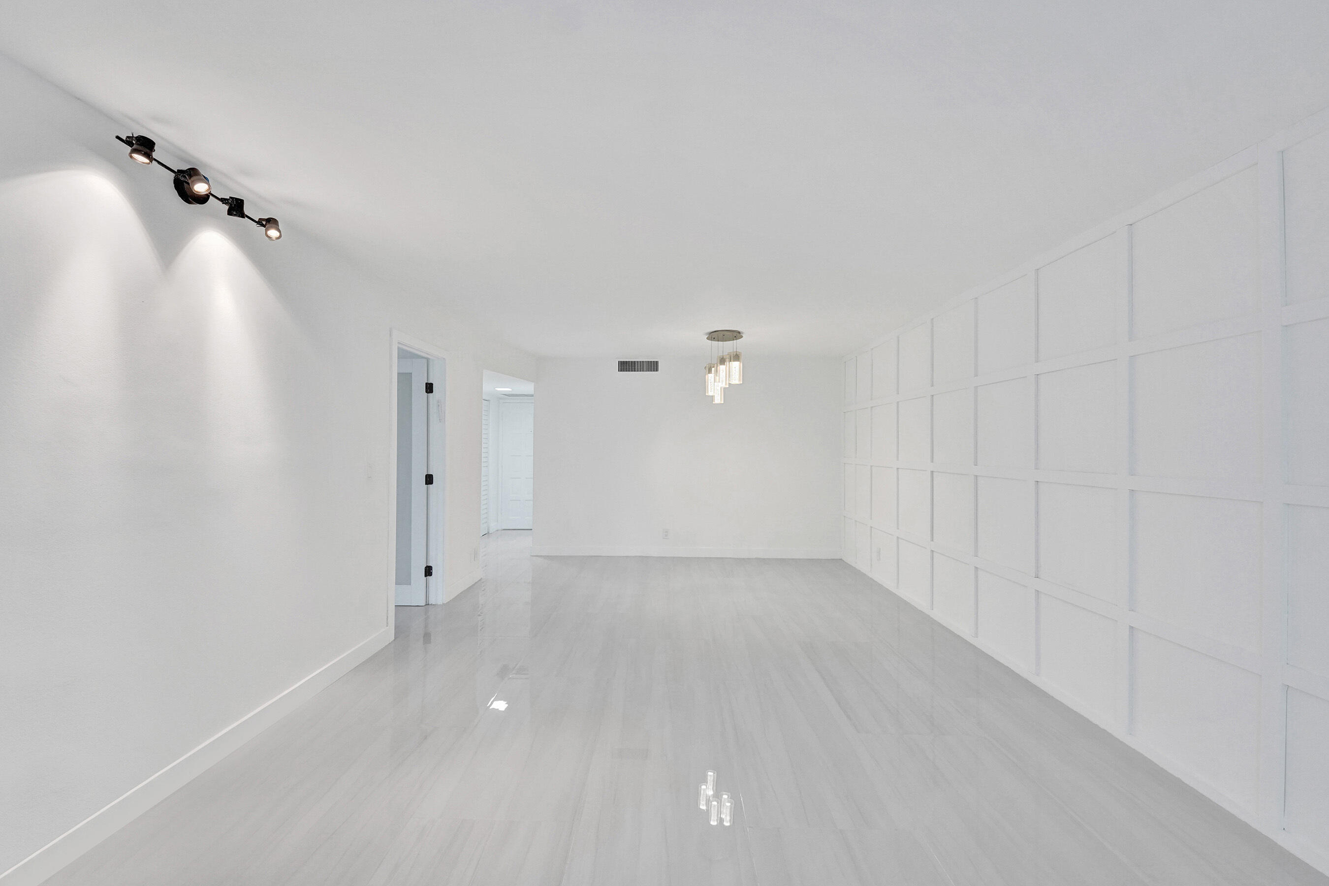 EMERALD HILLS C C APTS CONDO - Residential Lease