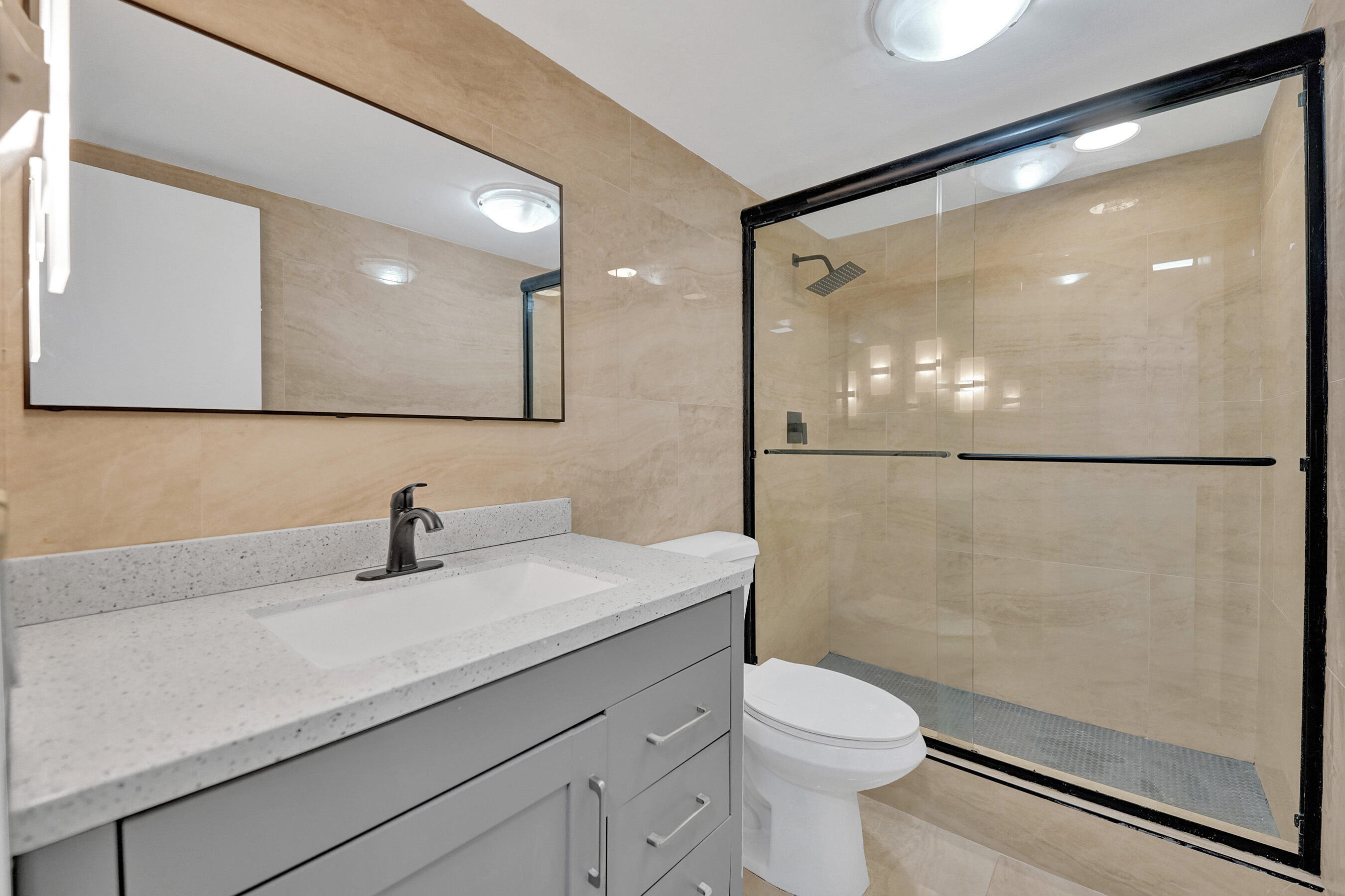 EMERALD HILLS C C APTS CONDO - Residential Lease