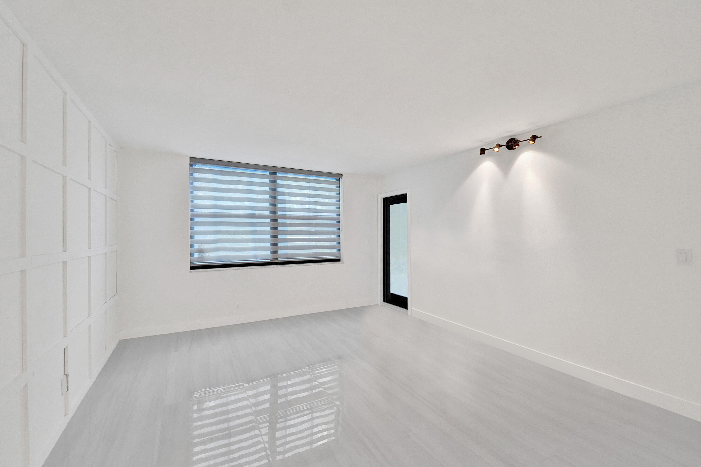 EMERALD HILLS C C APTS CONDO - Residential Lease