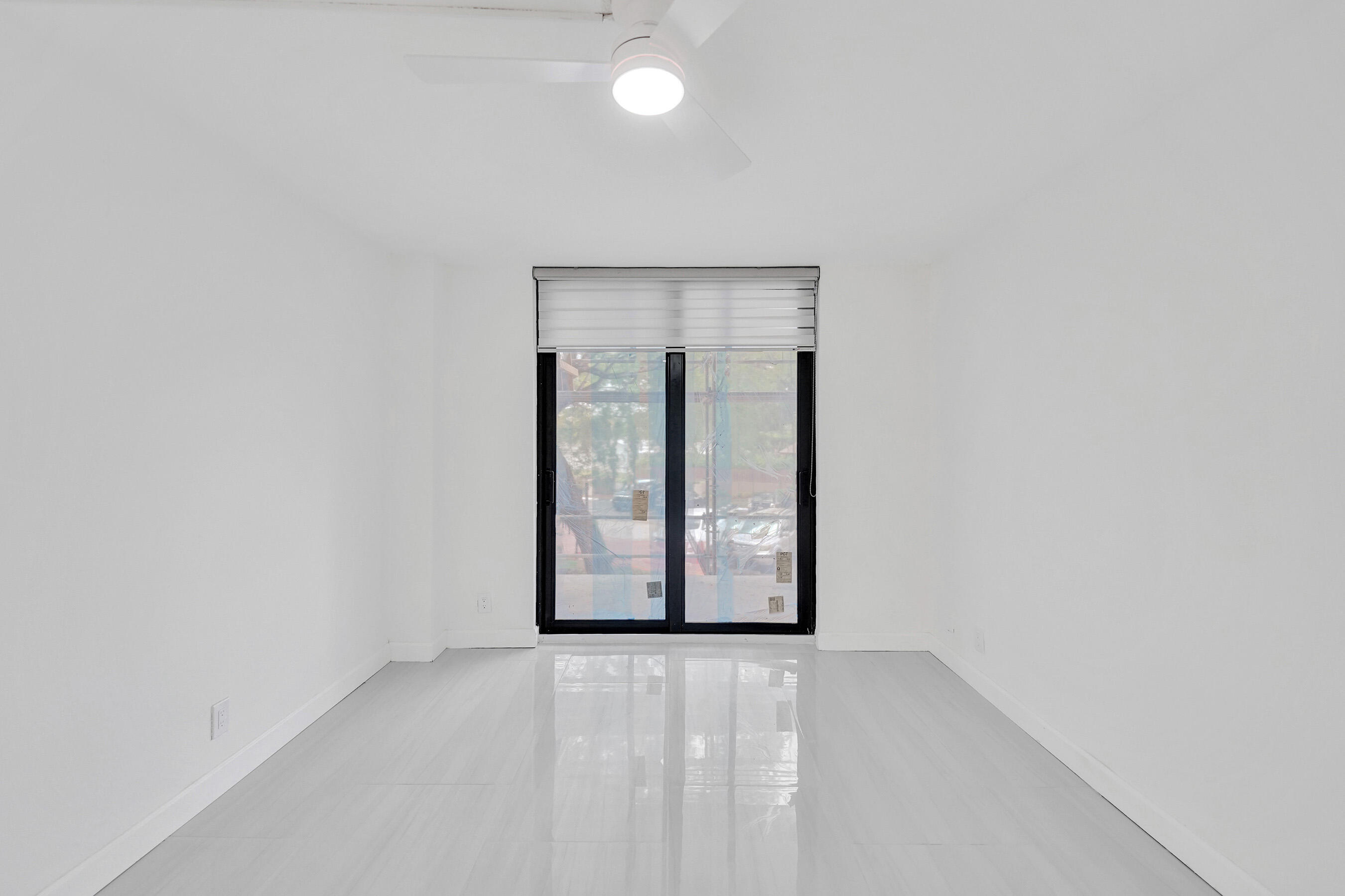 EMERALD HILLS C C APTS CONDO - Residential Lease