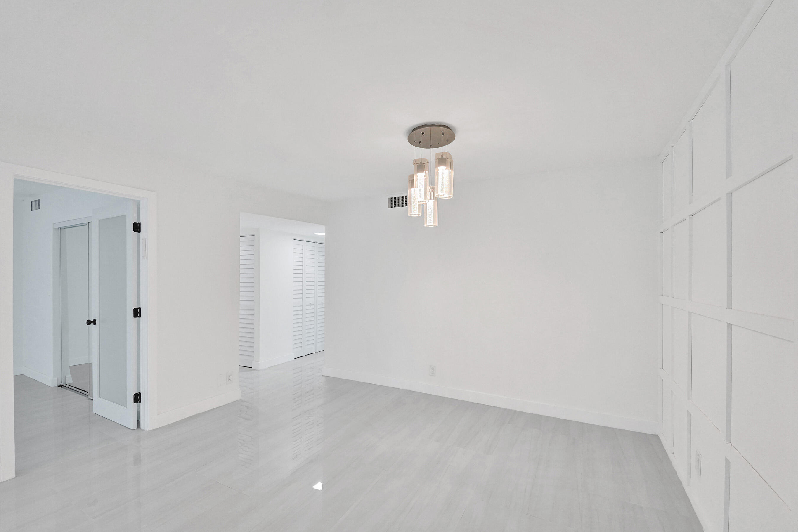 EMERALD HILLS C C APTS CONDO - Residential Lease