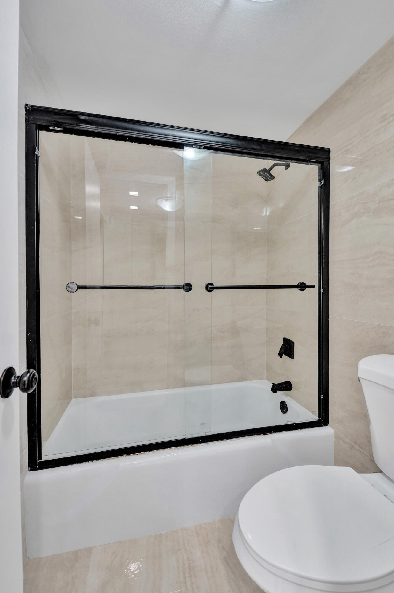 EMERALD HILLS C C APTS CONDO - Residential Lease