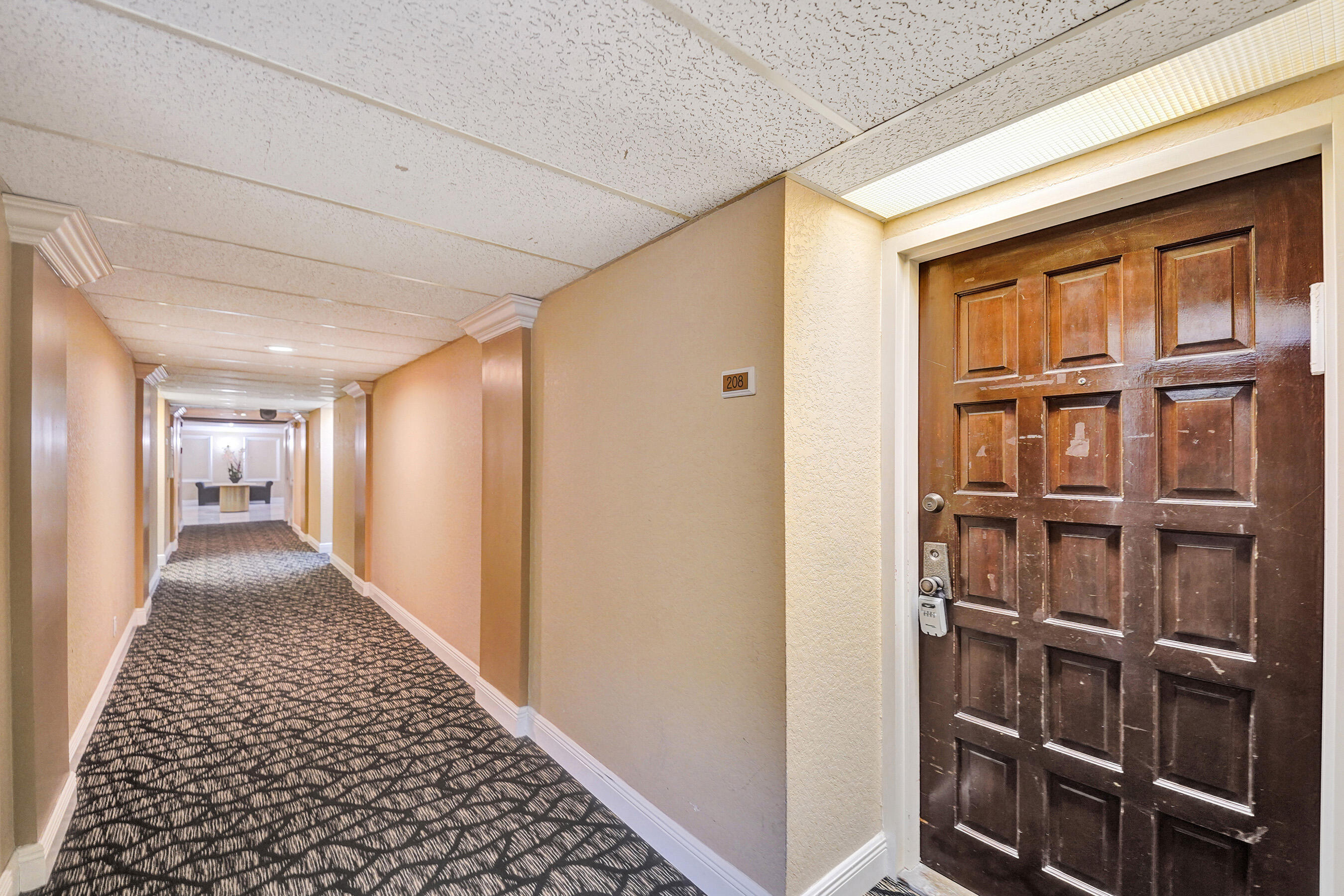 EMERALD HILLS C C APTS CONDO - Residential Lease