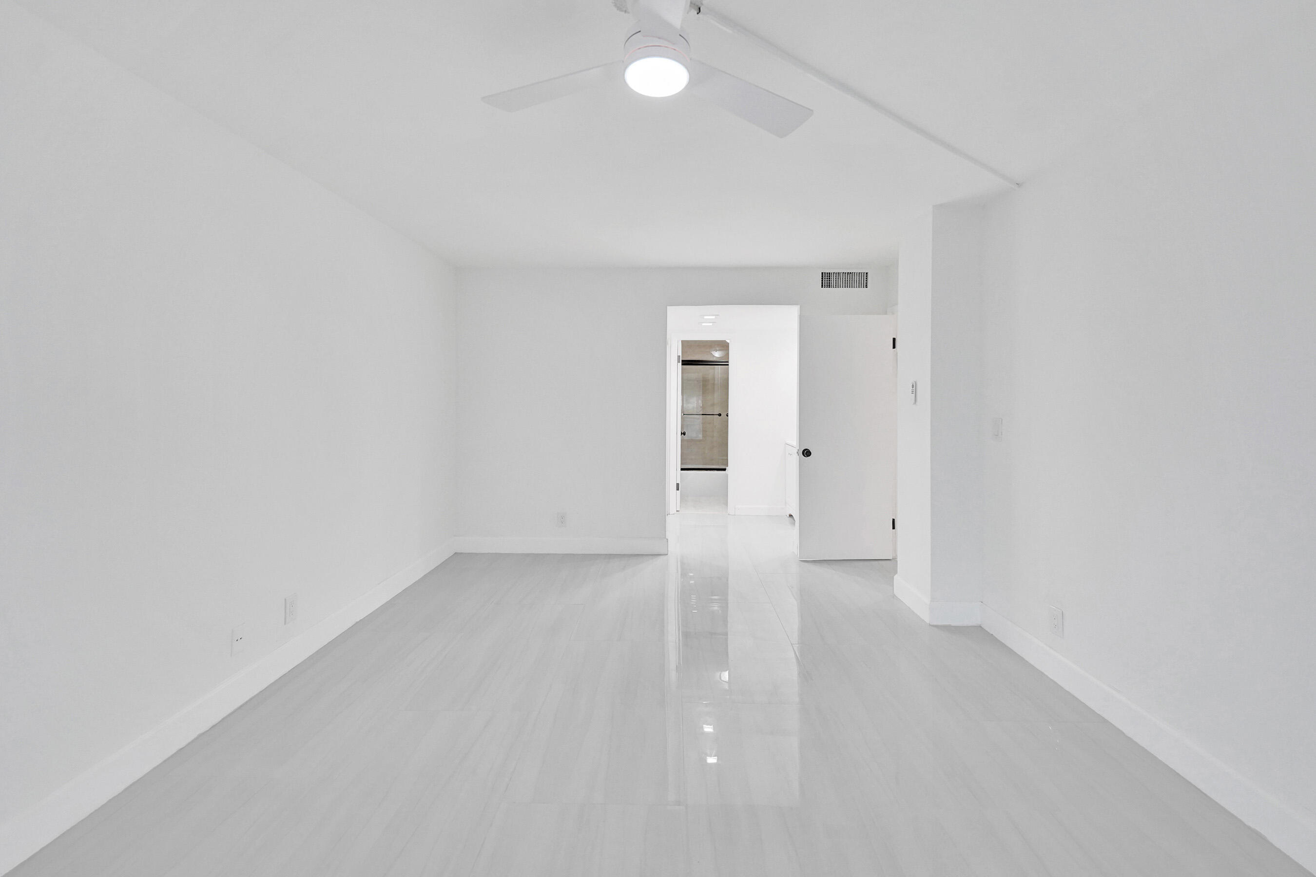 EMERALD HILLS C C APTS CONDO - Residential Lease