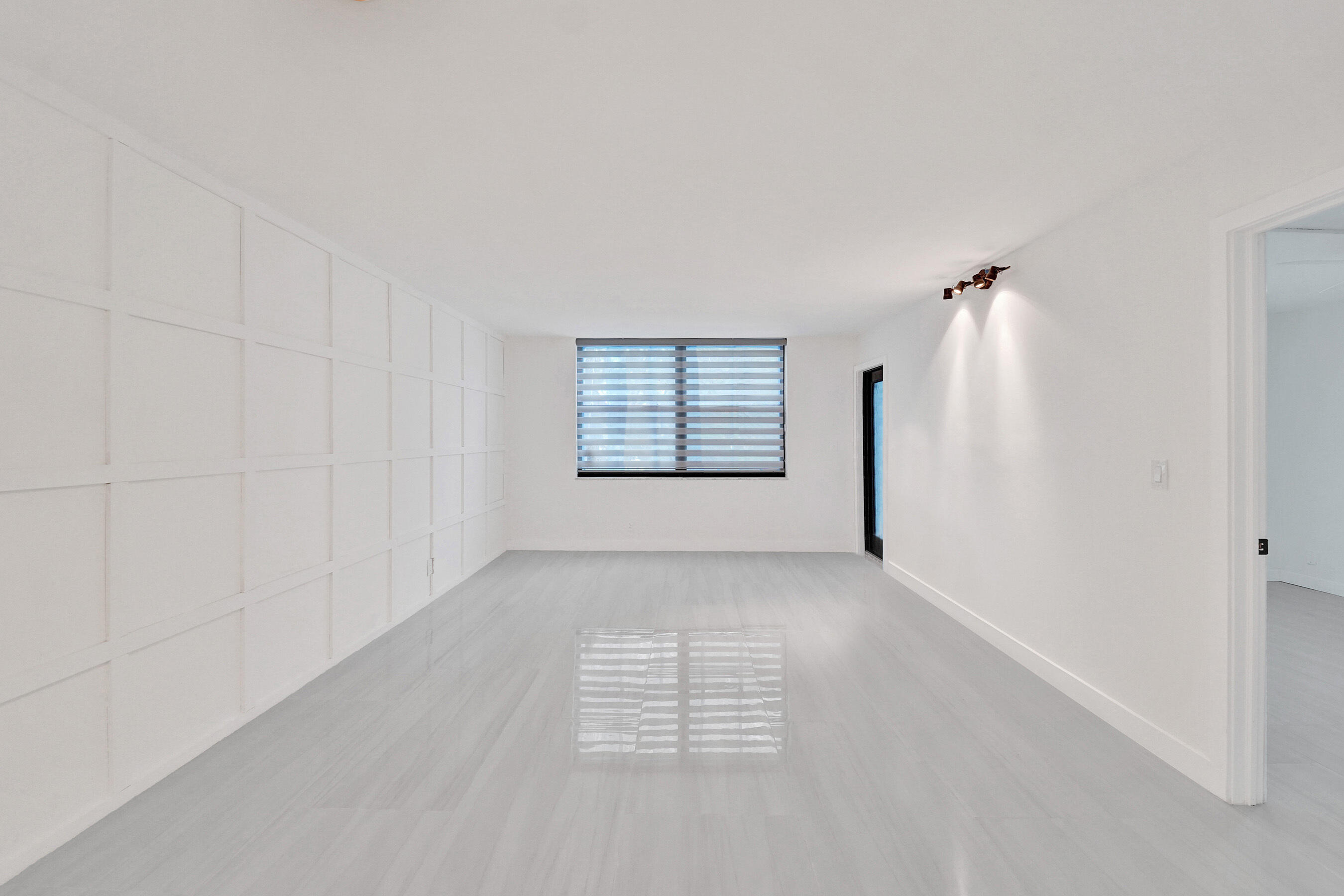 EMERALD HILLS C C APTS CONDO - Residential Lease