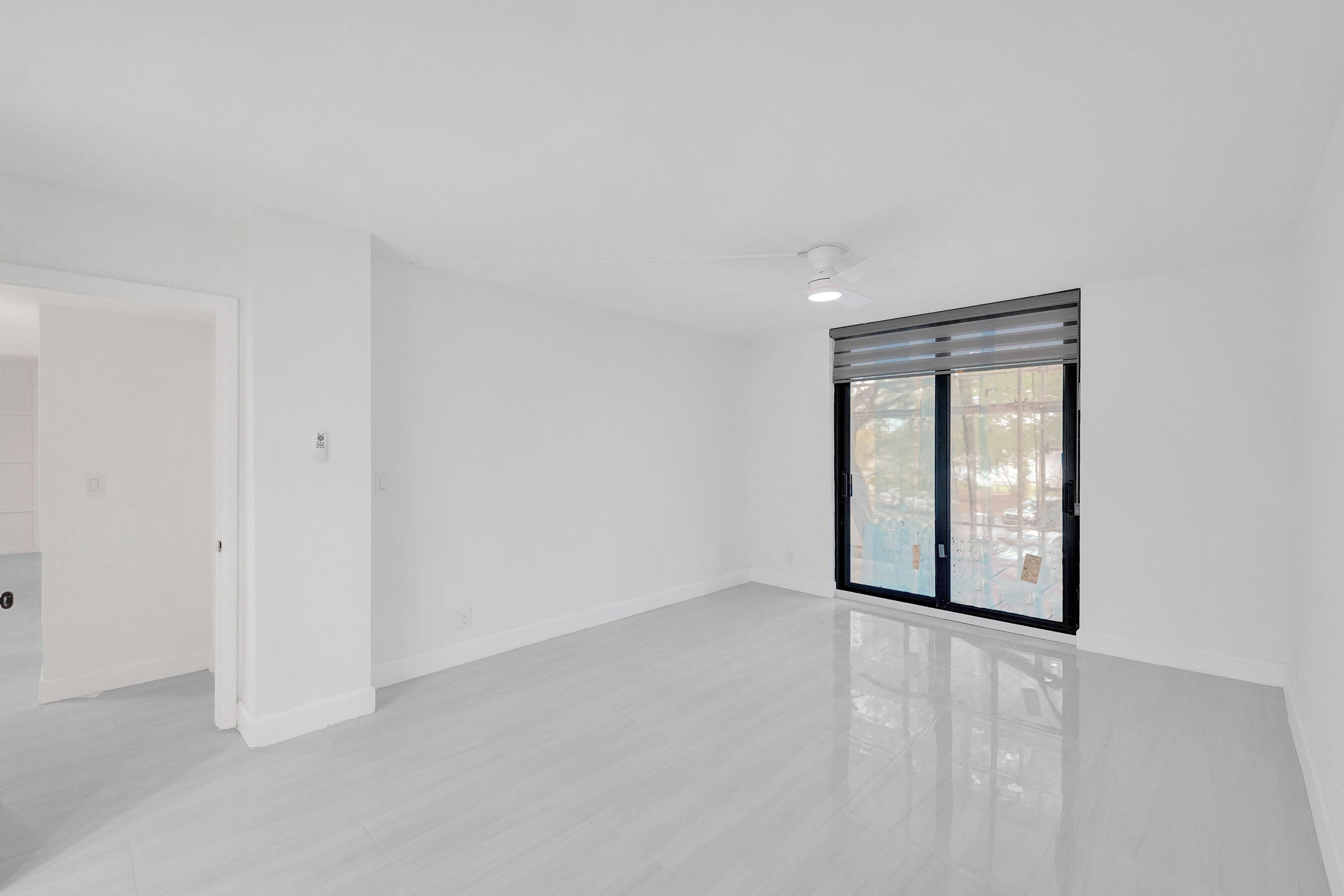 EMERALD HILLS C C APTS CONDO - Residential Lease