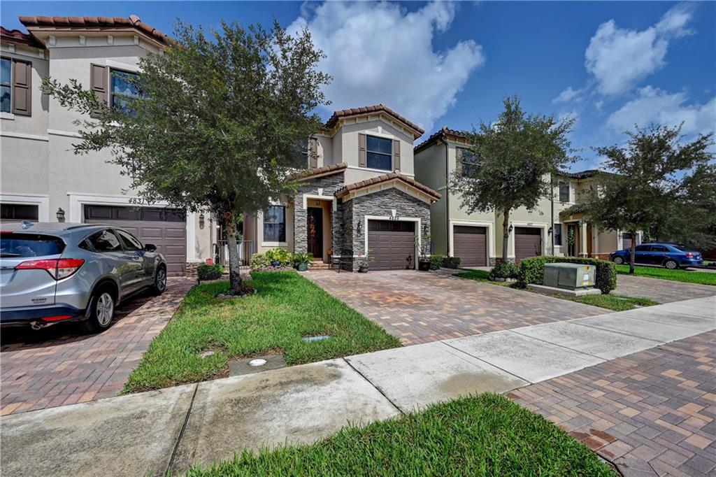 Sabal Palm By Prestige 17 - Residential