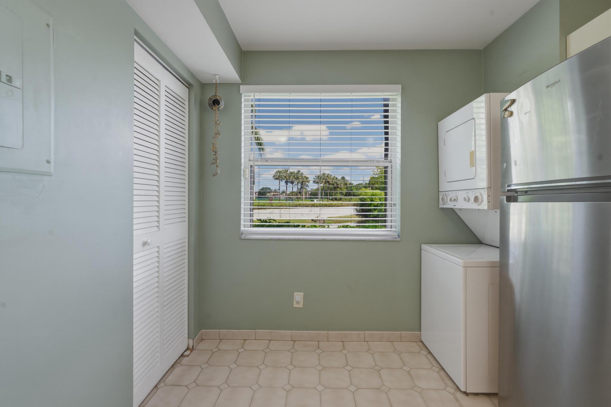 CLUB QUARTERS AT RAINTREE - Residential