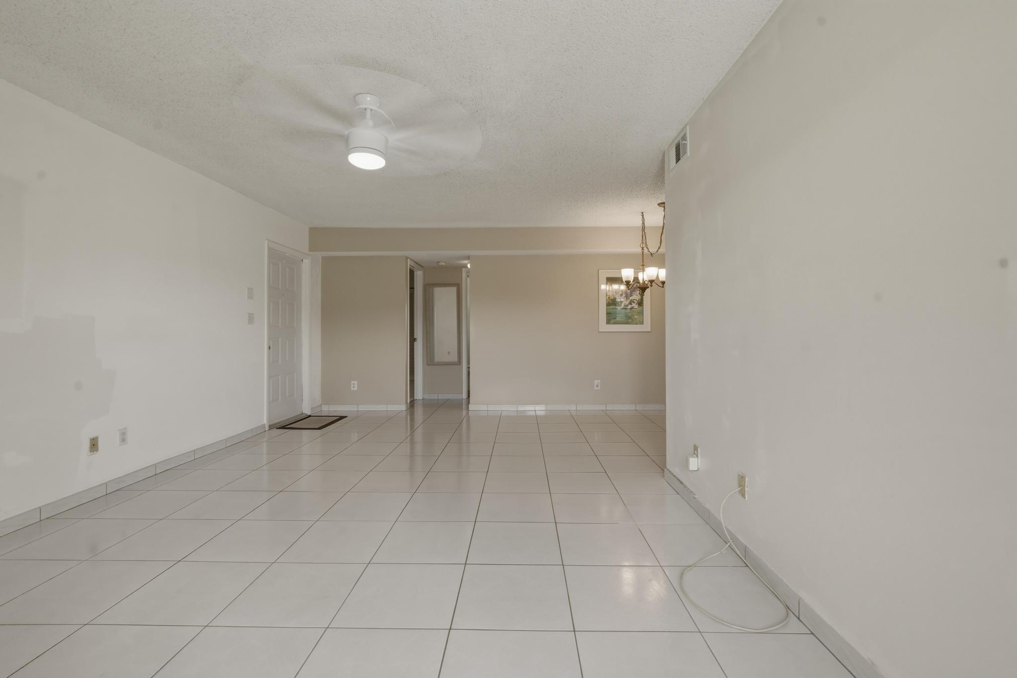 CLUB QUARTERS AT RAINTREE - Residential