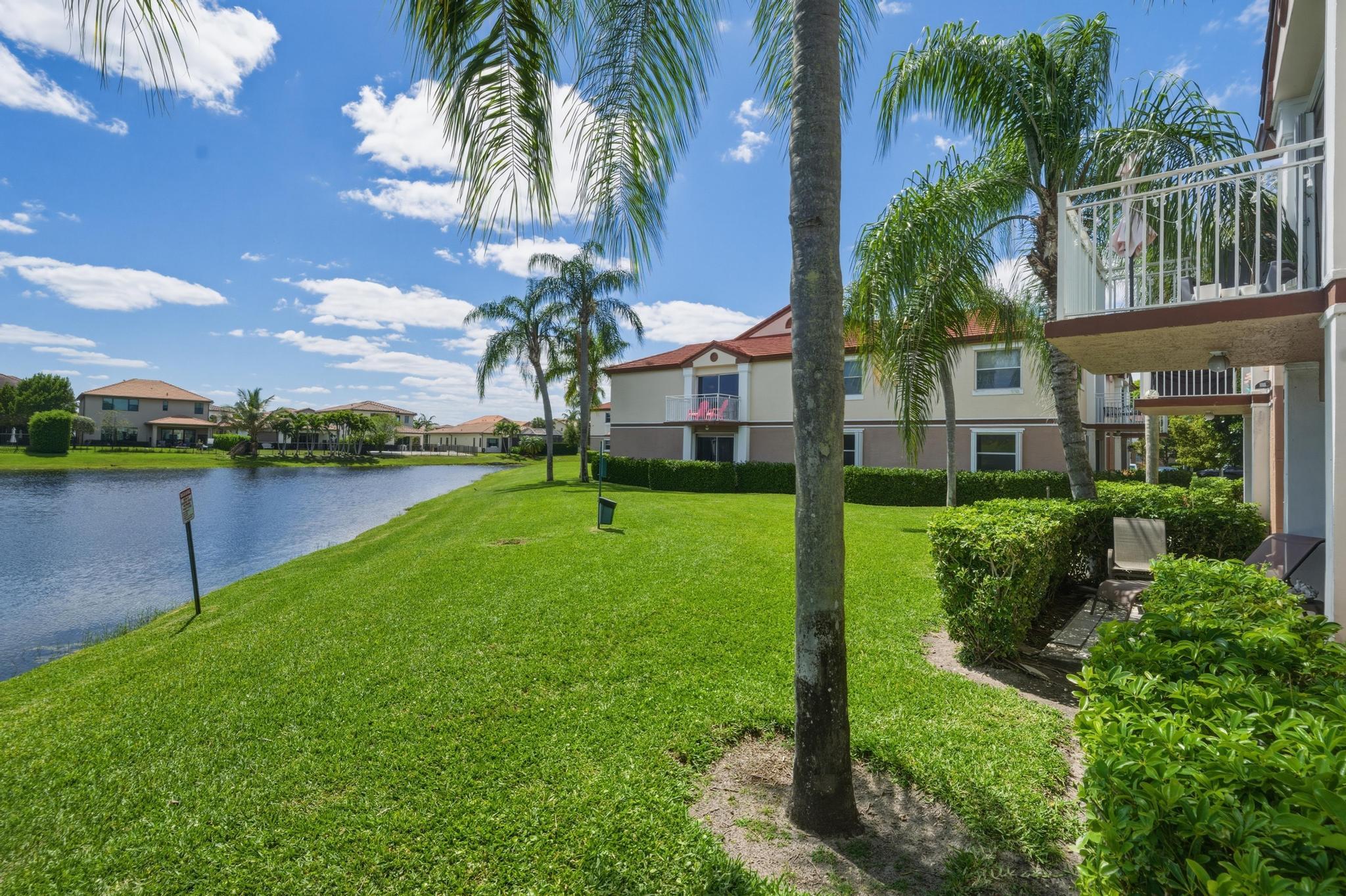 CLUB QUARTERS AT RAINTREE - Residential