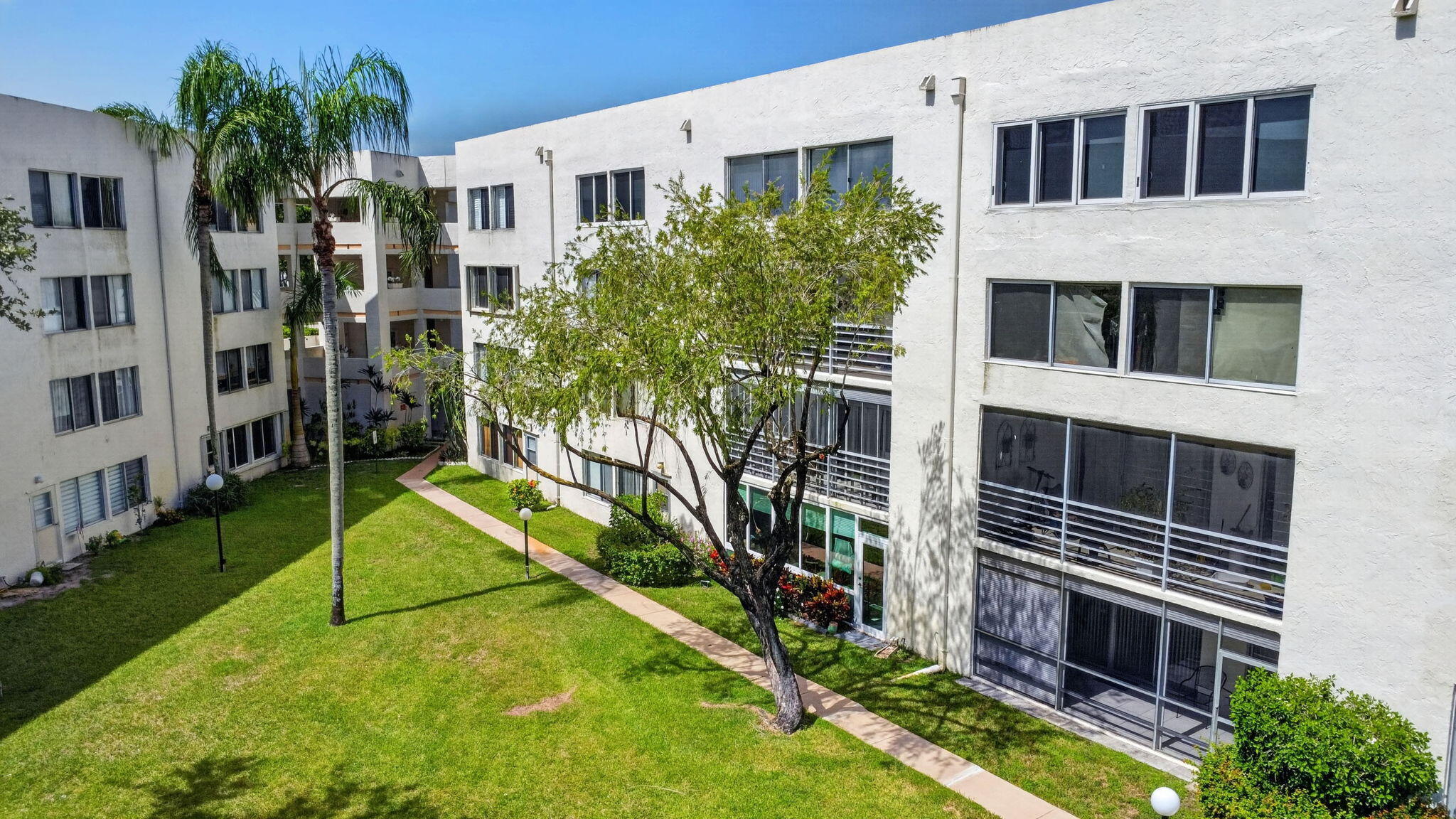 POINCIANA LAKES CONDO - Residential