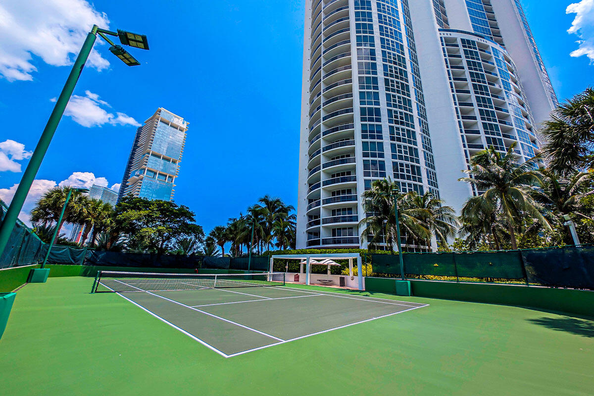 Trump Royale - Residential