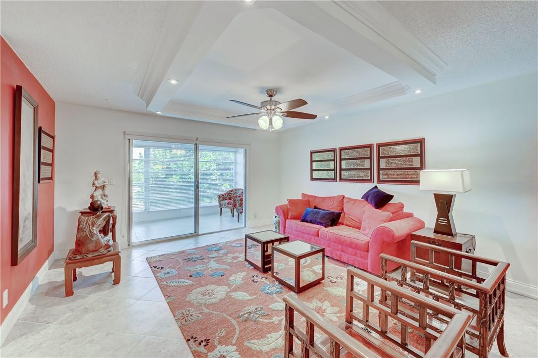 WYNMOOR COUNTRY CLUB - Residential