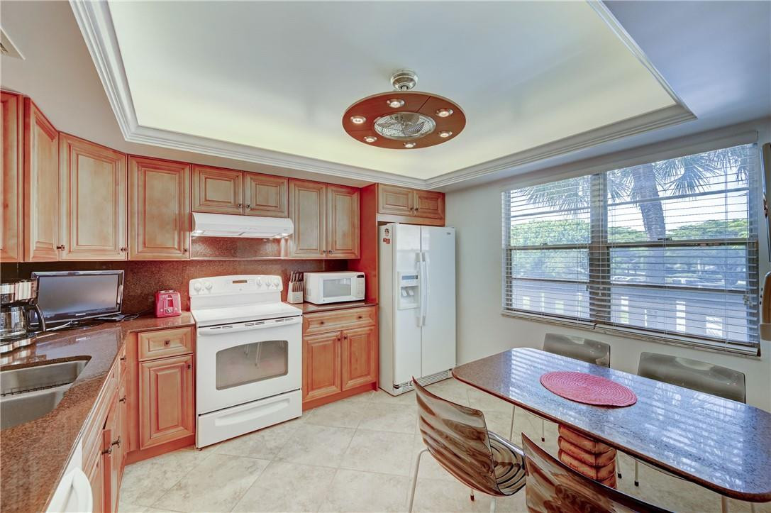 WYNMOOR COUNTRY CLUB - Residential