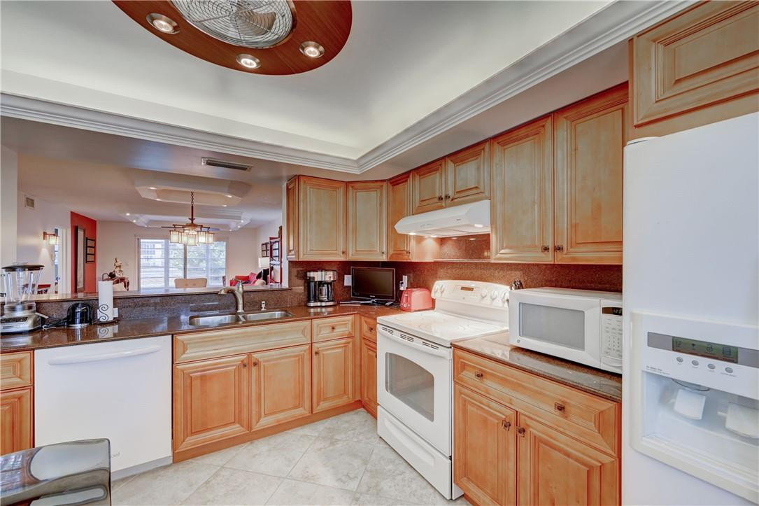 WYNMOOR COUNTRY CLUB - Residential