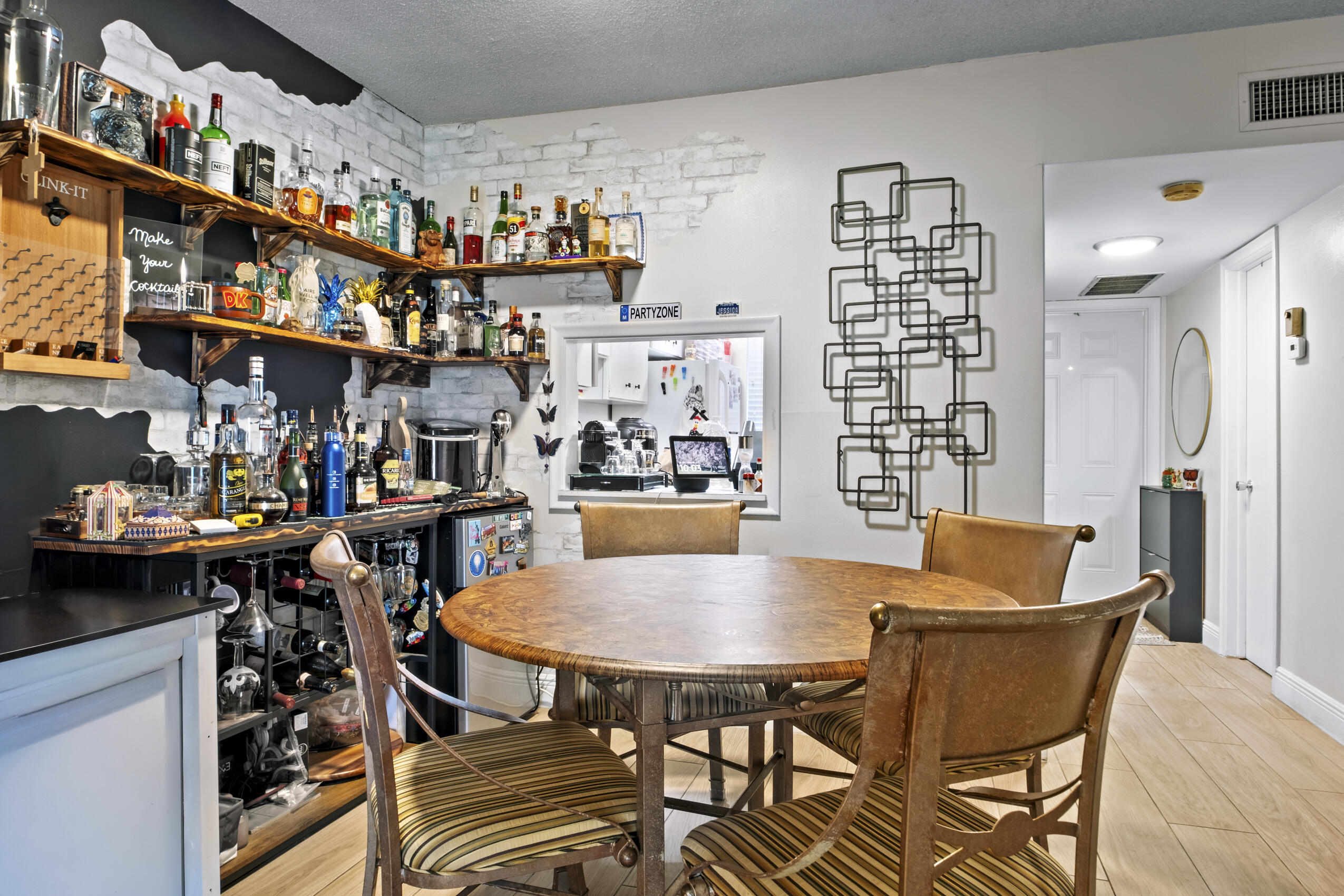 REGIS HOUSE CONDO - Residential Lease