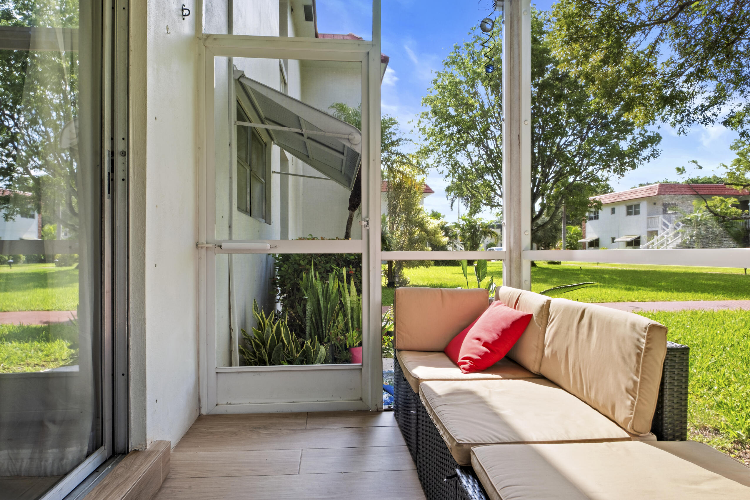 REGIS HOUSE CONDO - Residential Lease