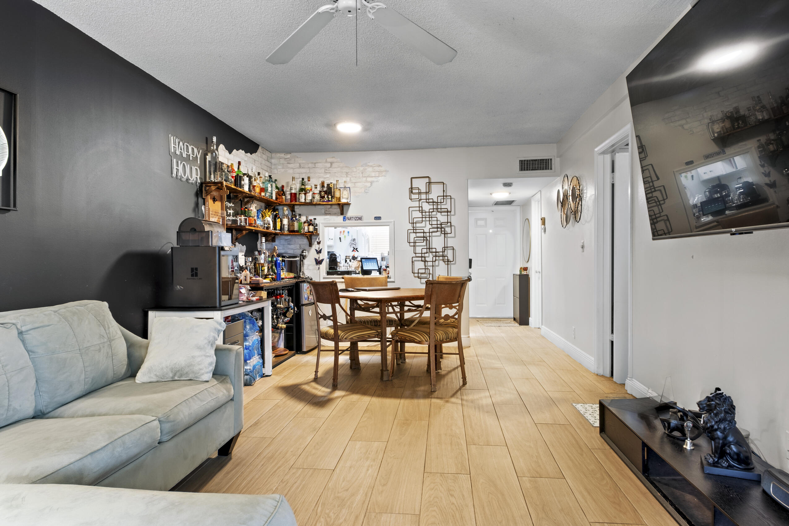 REGIS HOUSE CONDO - Residential Lease