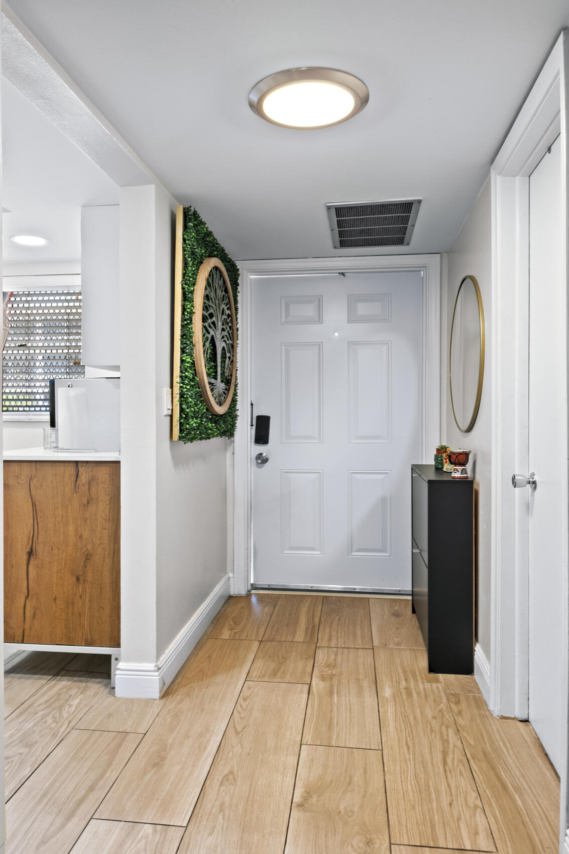 REGIS HOUSE CONDO - Residential Lease