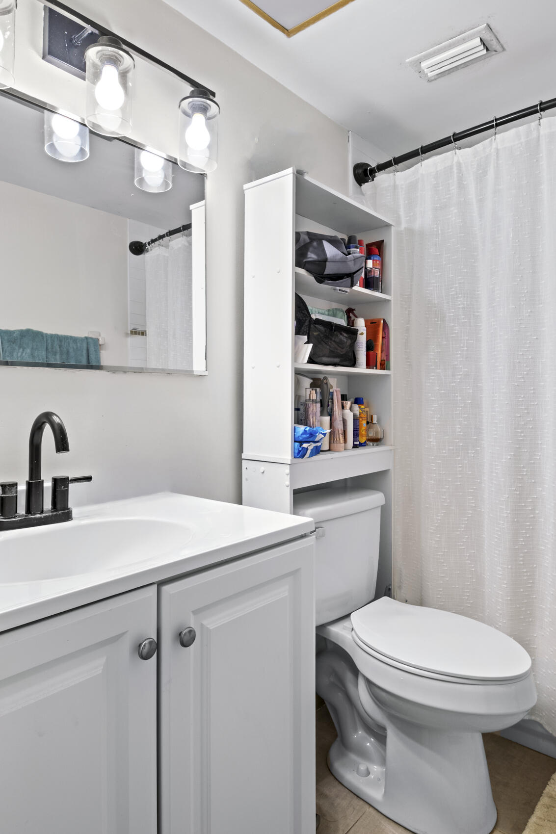 REGIS HOUSE CONDO - Residential Lease