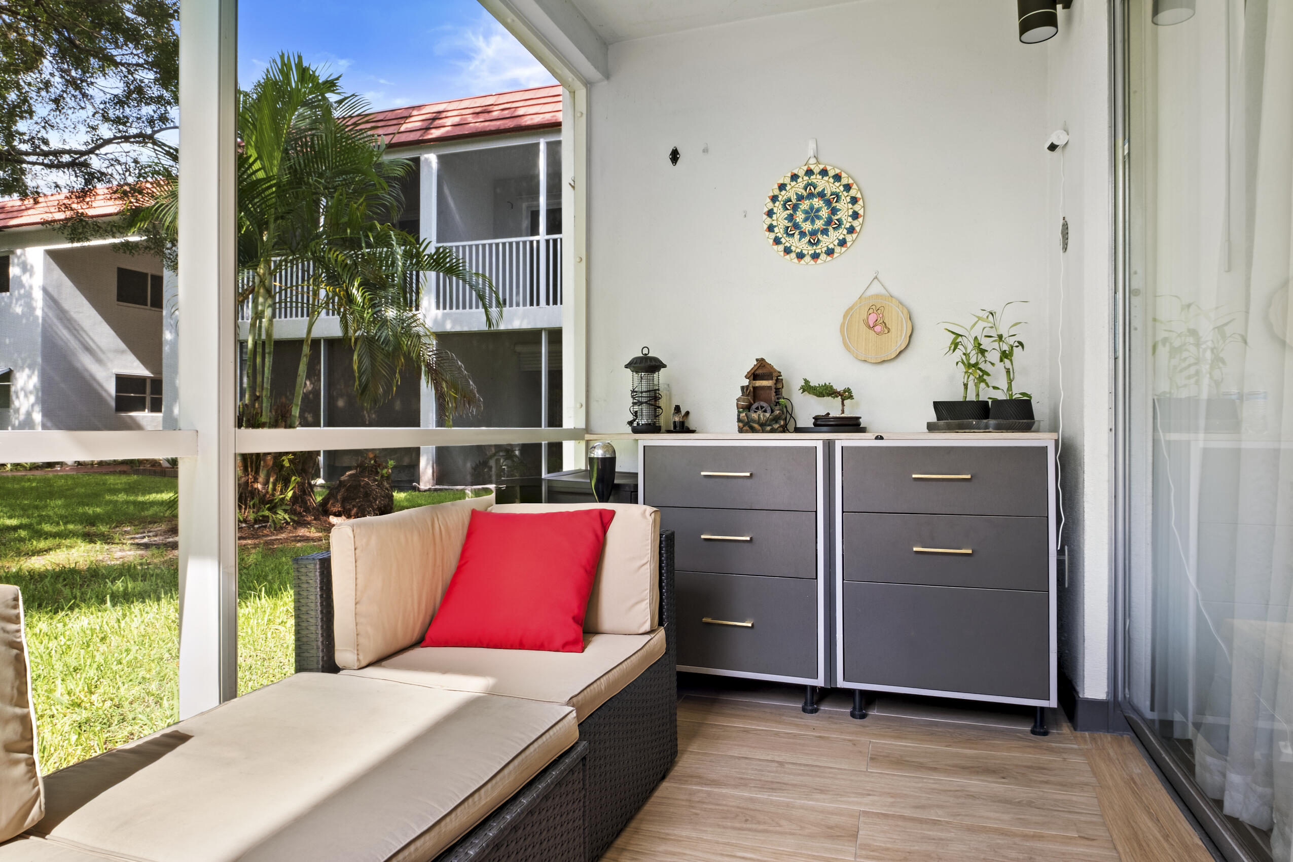 REGIS HOUSE CONDO - Residential Lease