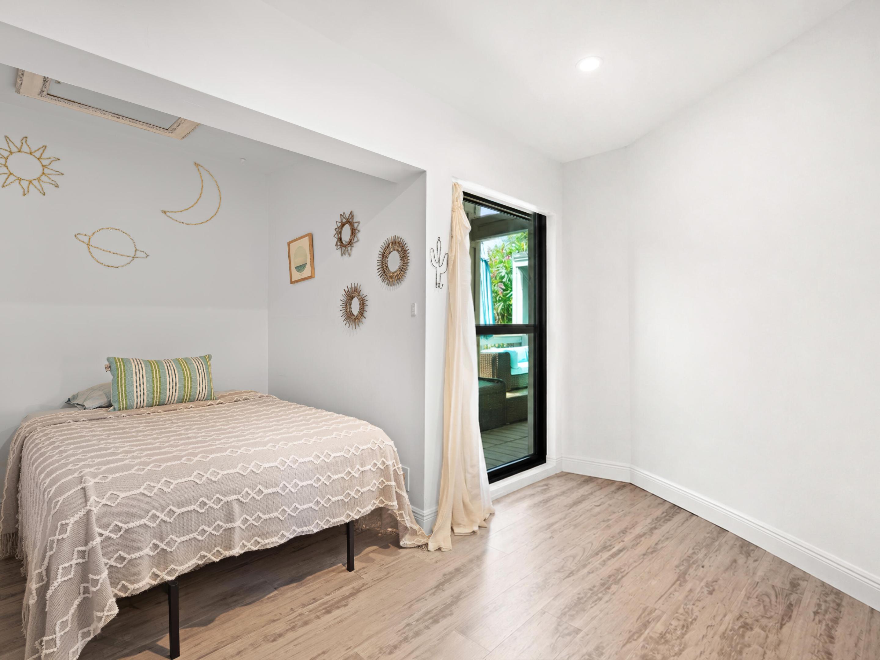 SEA LOFTERS CONDO - Residential