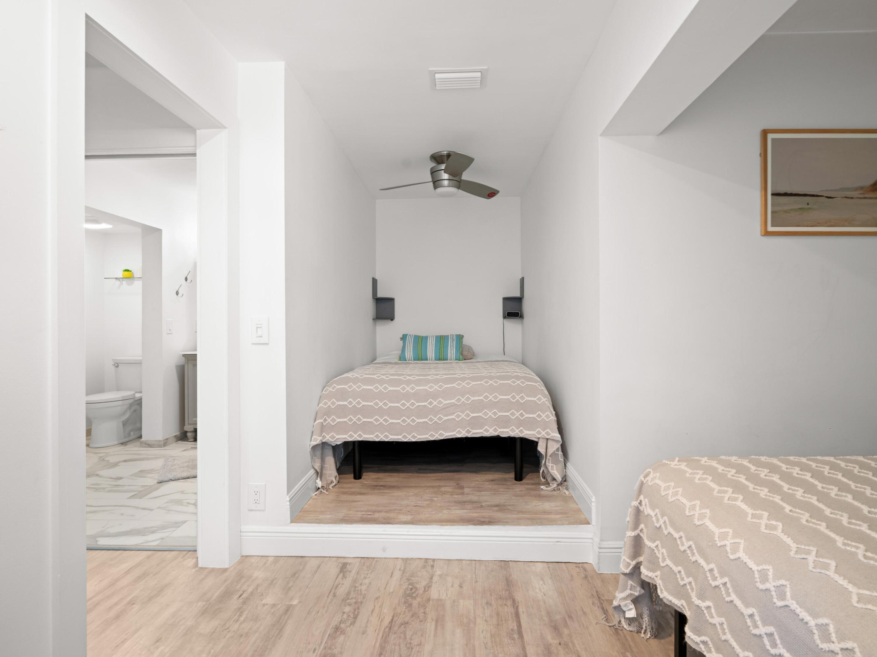 SEA LOFTERS CONDO - Residential