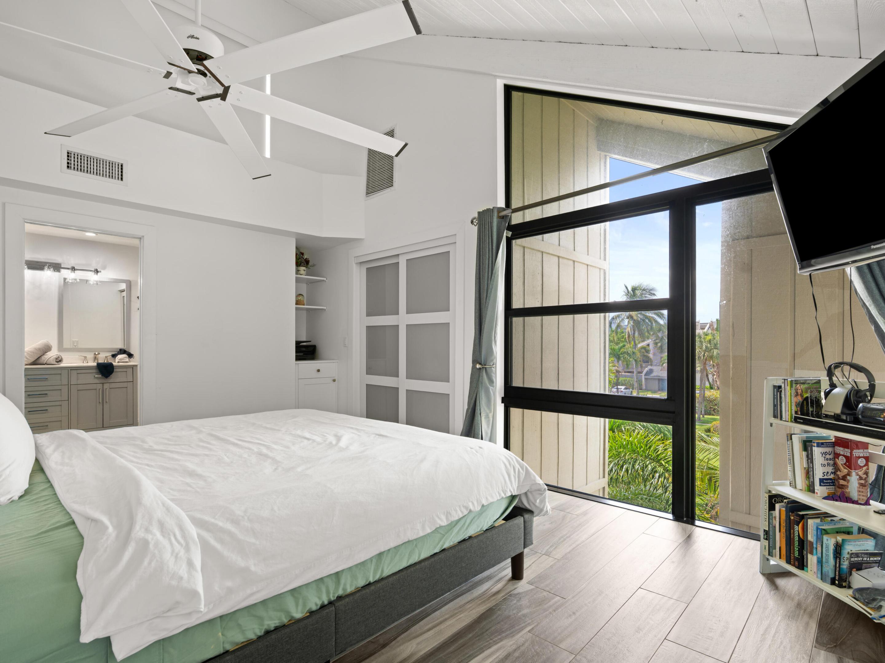 SEA LOFTERS CONDO - Residential
