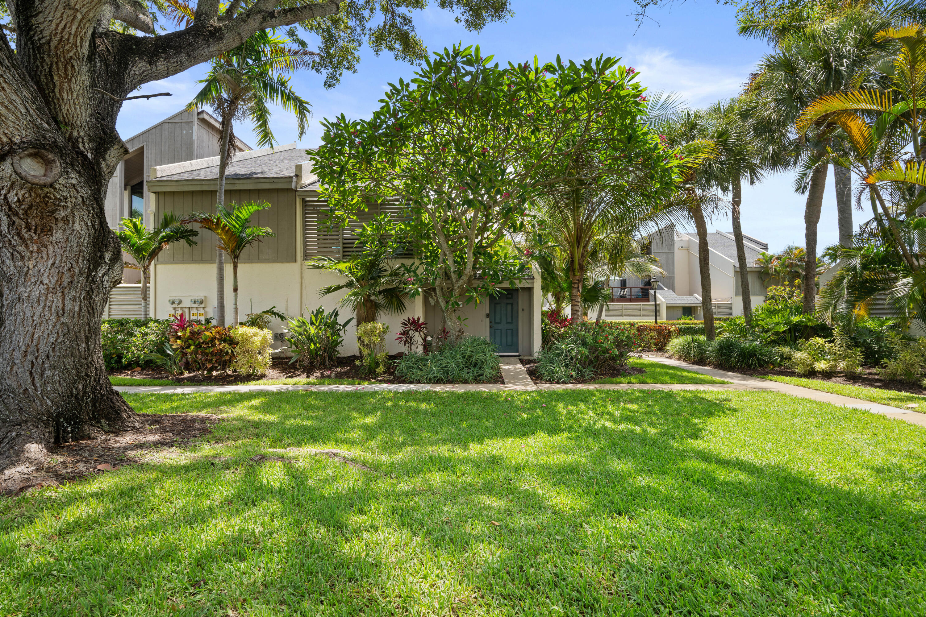 SEA LOFTERS CONDO - Residential