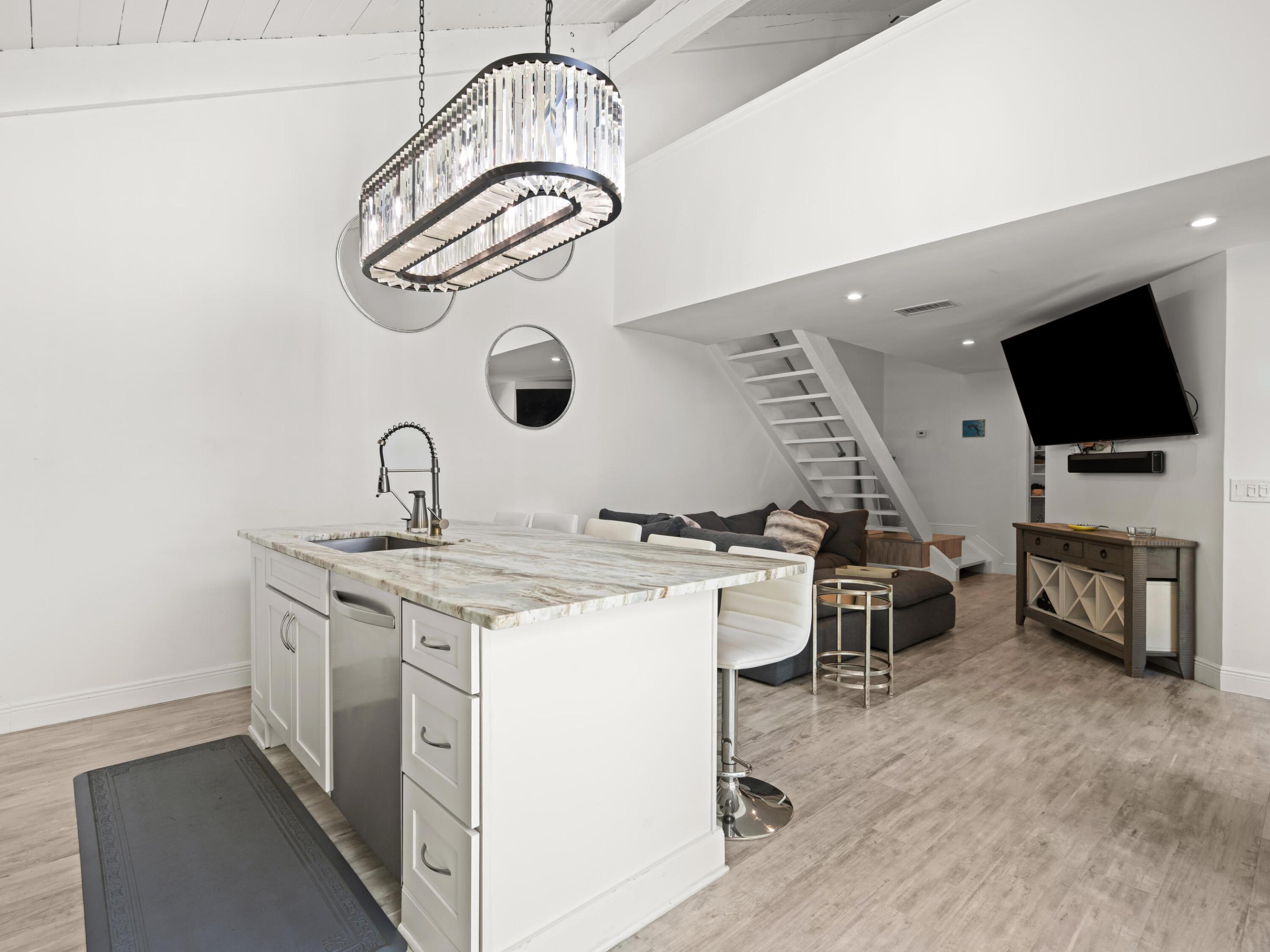 SEA LOFTERS CONDO - Residential