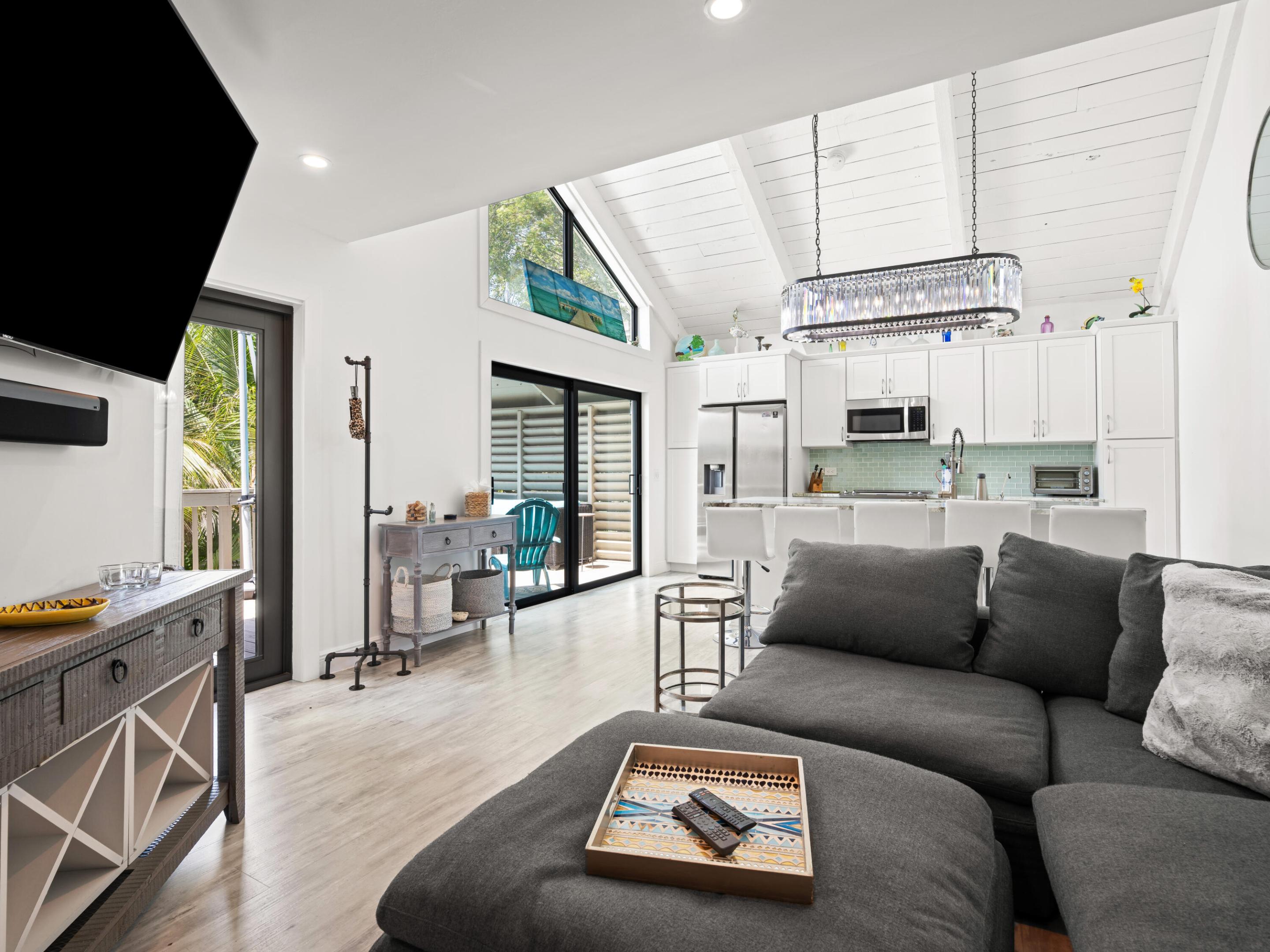 SEA LOFTERS CONDO - Residential