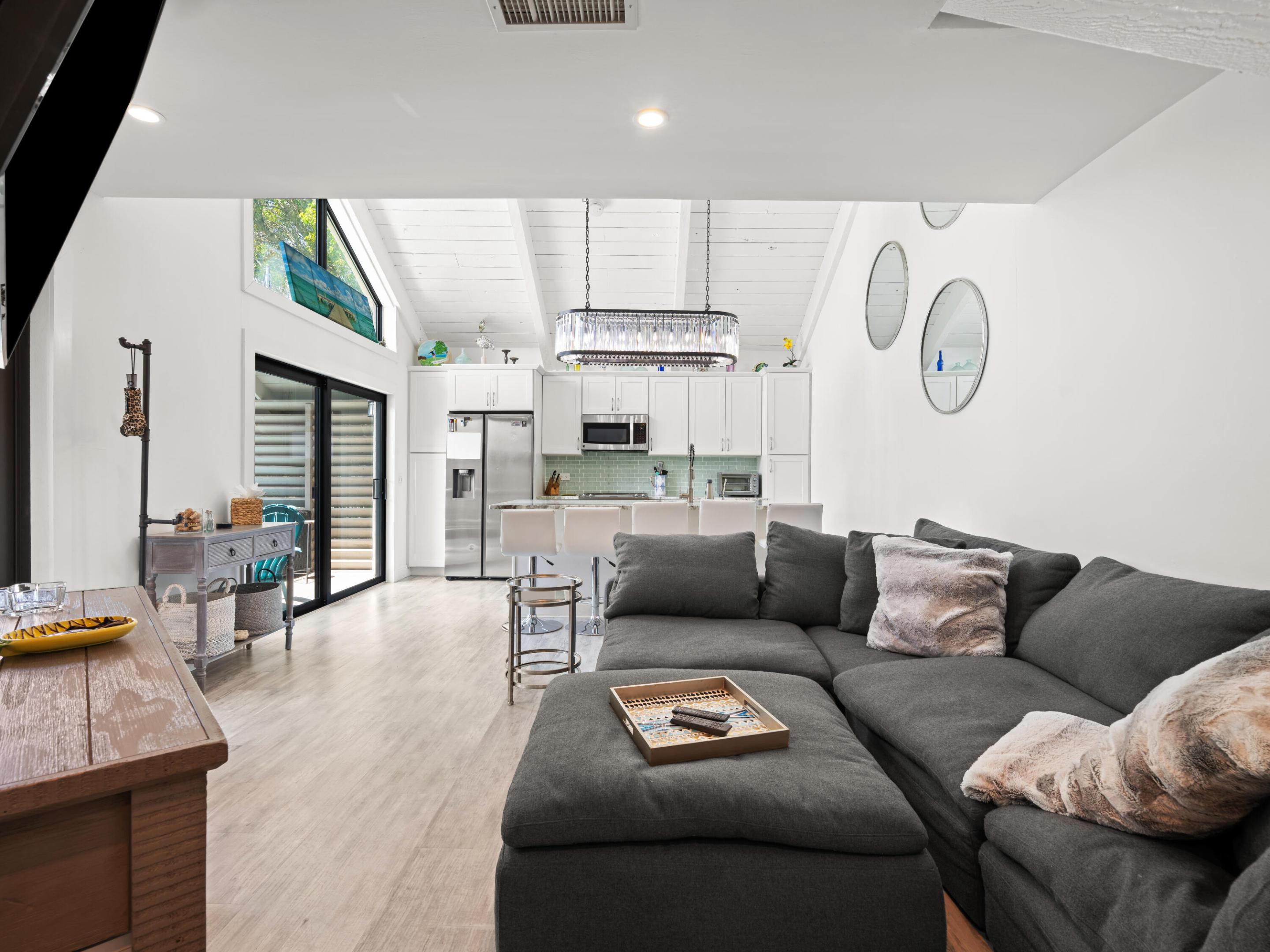 SEA LOFTERS CONDO - Residential