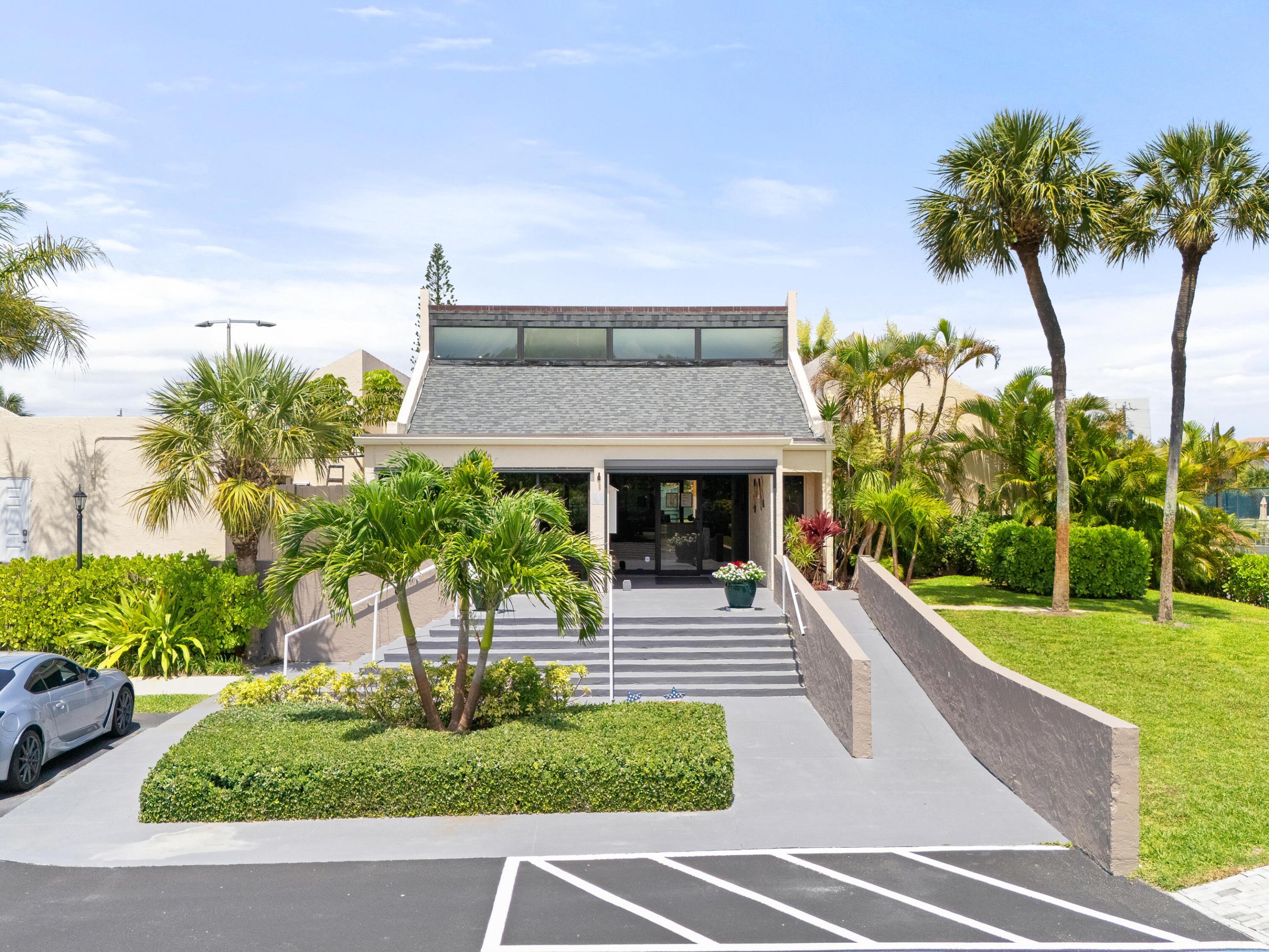 SEA LOFTERS CONDO - Residential