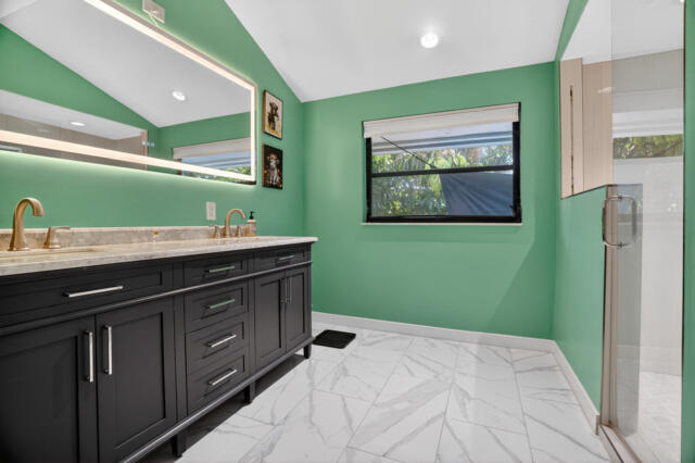 MARINERS WAY - Residential