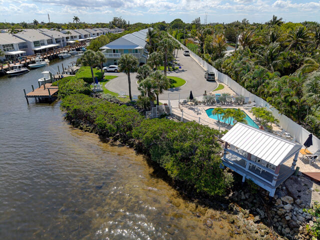 MARINERS WAY - Residential