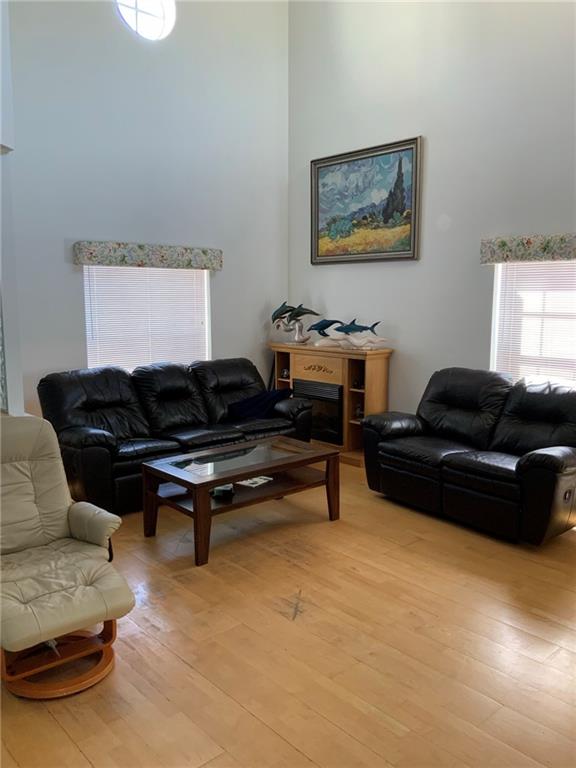 Country Isles Garden Home - Residential