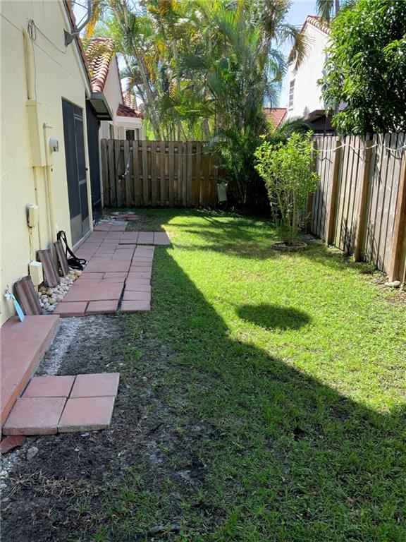Country Isles Garden Home - Residential